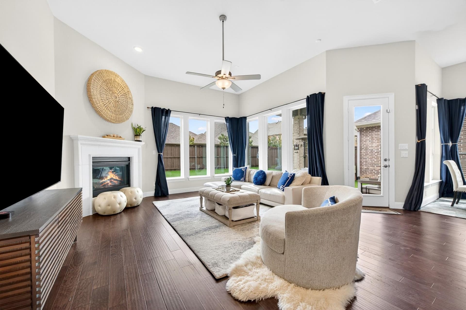 2825 Braemar, The Colony5.jpeg