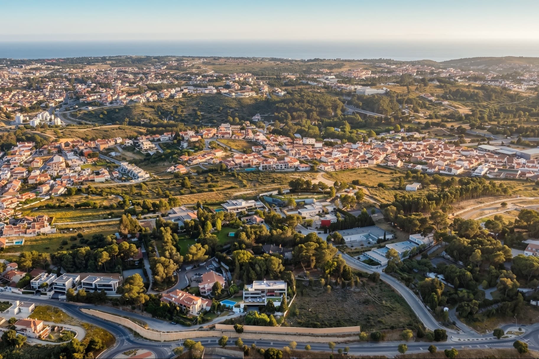 Apartamento-cascais-t2-luxo-piscina-infinita AEREAL-4.jpg