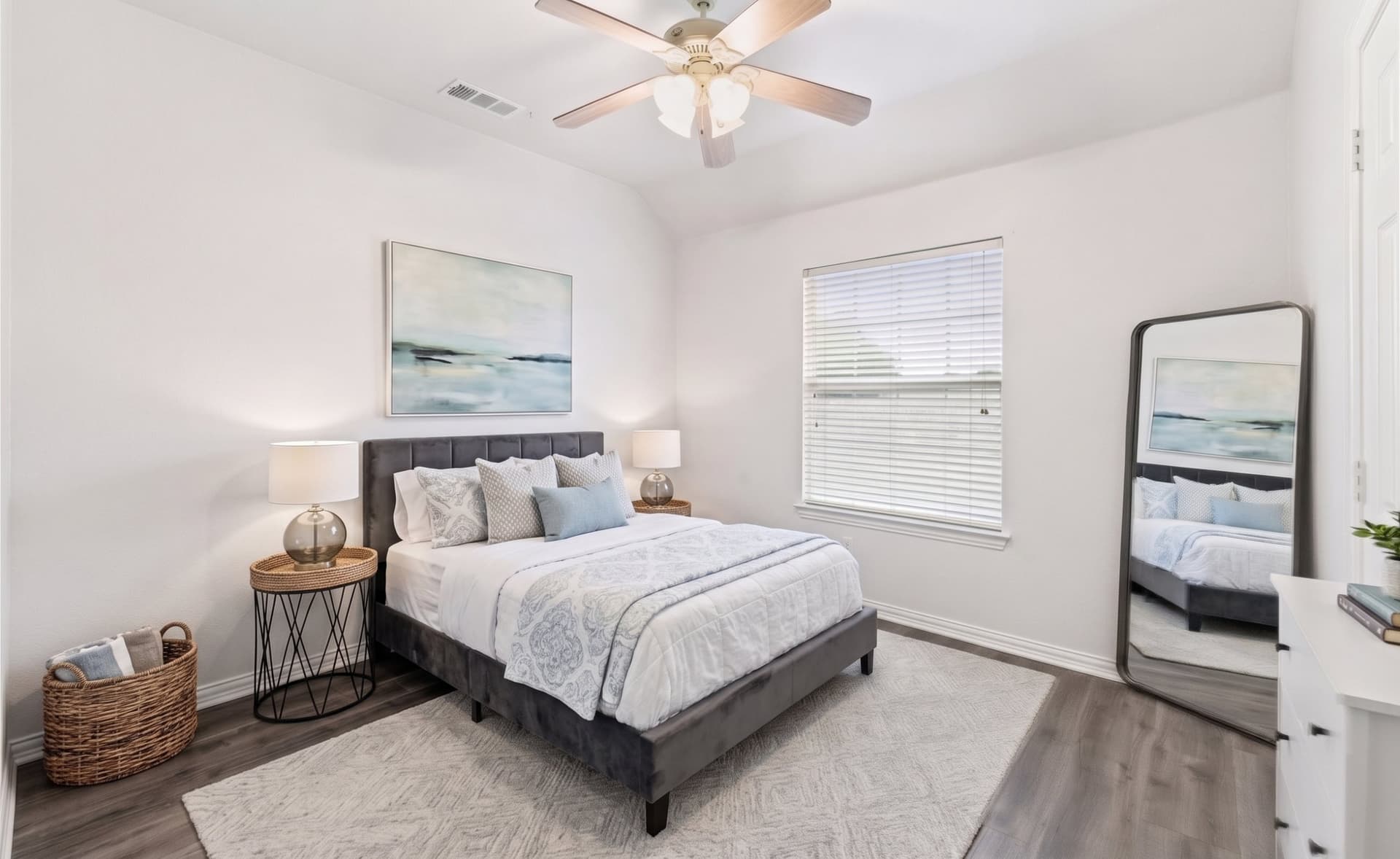 2101 Fleming DriveV39.edited.edited.jpg