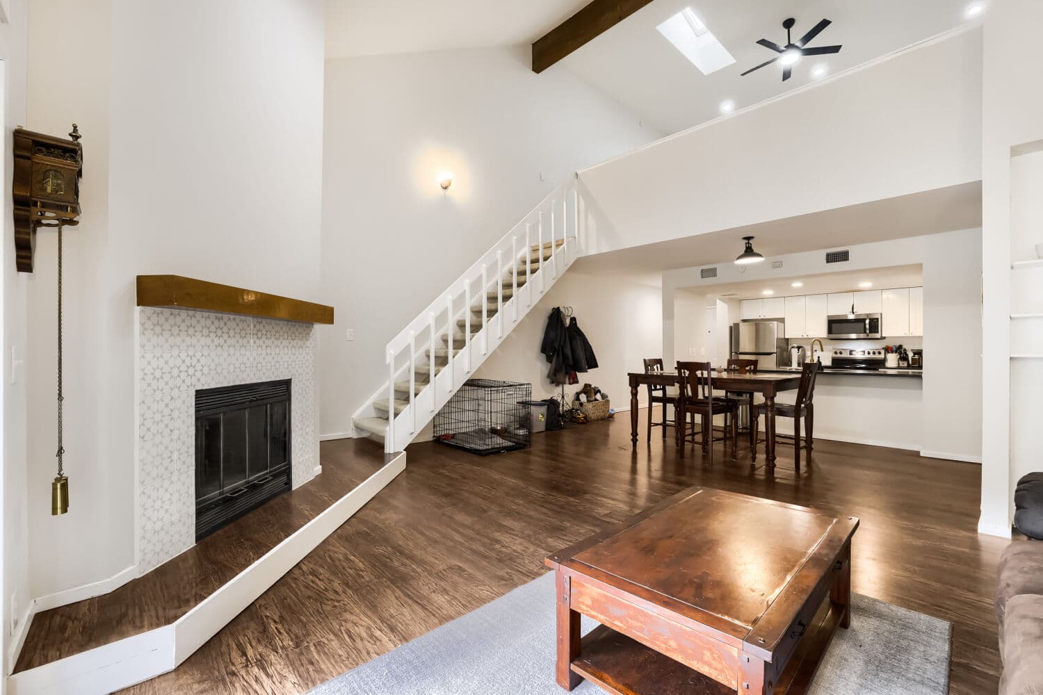 23551 Genesee Village Road H - Web Quality - 004 - 04 Living Room.jpg