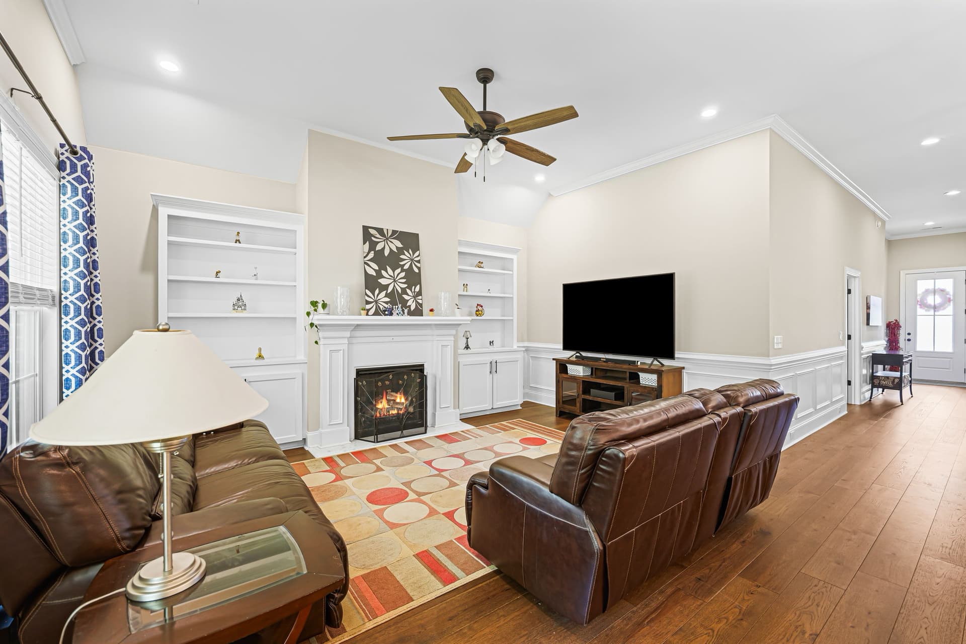 13-web-or-mls-1014 Cedar Crest Ln (9 of 46).jpg
