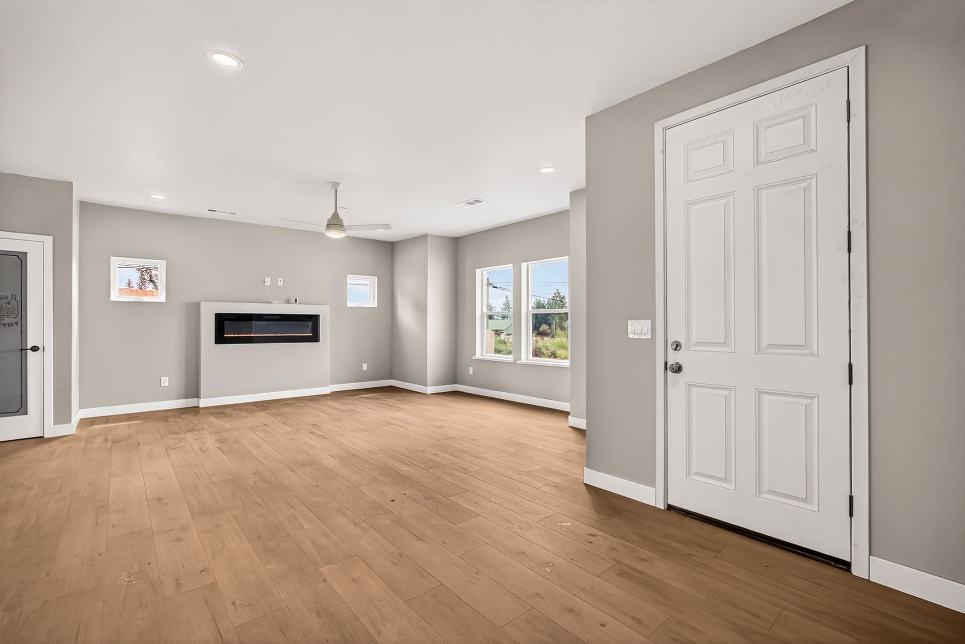 14259 Sherwood Cir - 010(Photos).jpg