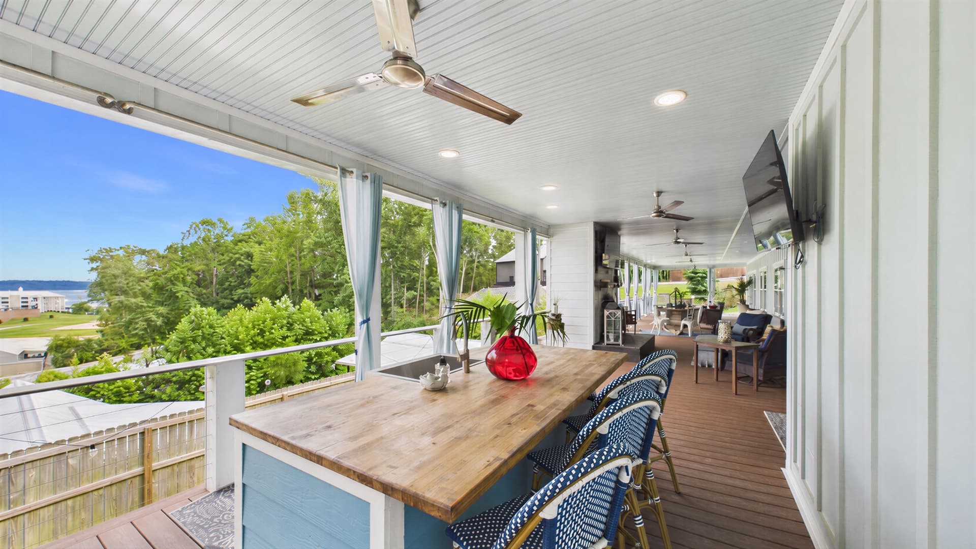 012_Covered Deck.jpg