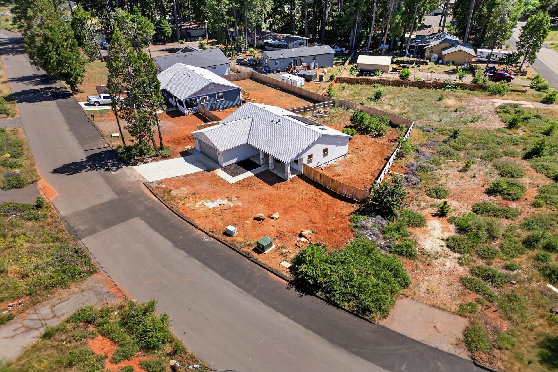 14205 Norwich Cir - 038 (Photos).jpg