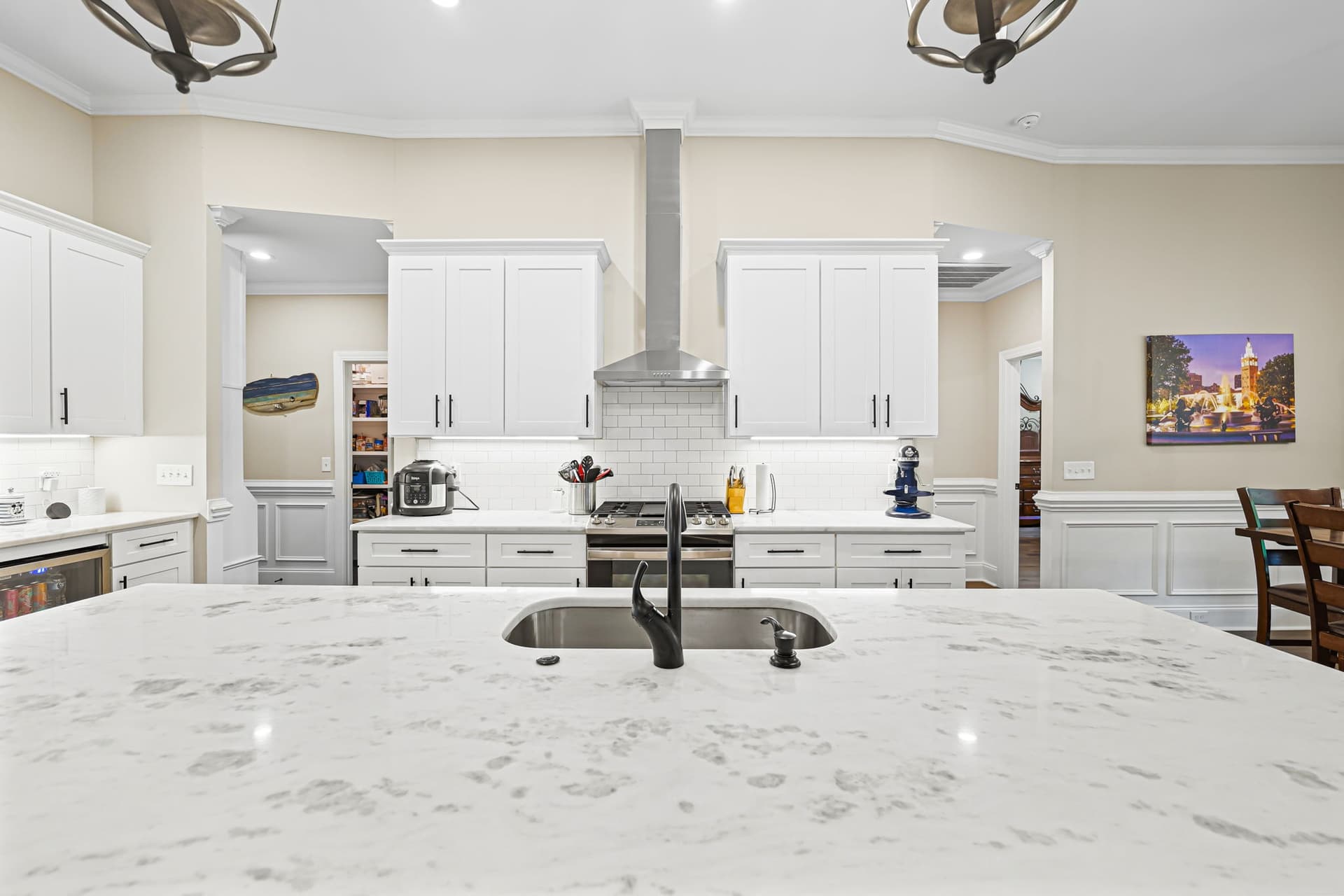 8-web-or-mls-1014 Cedar Crest Ln (4 of 46).jpg
