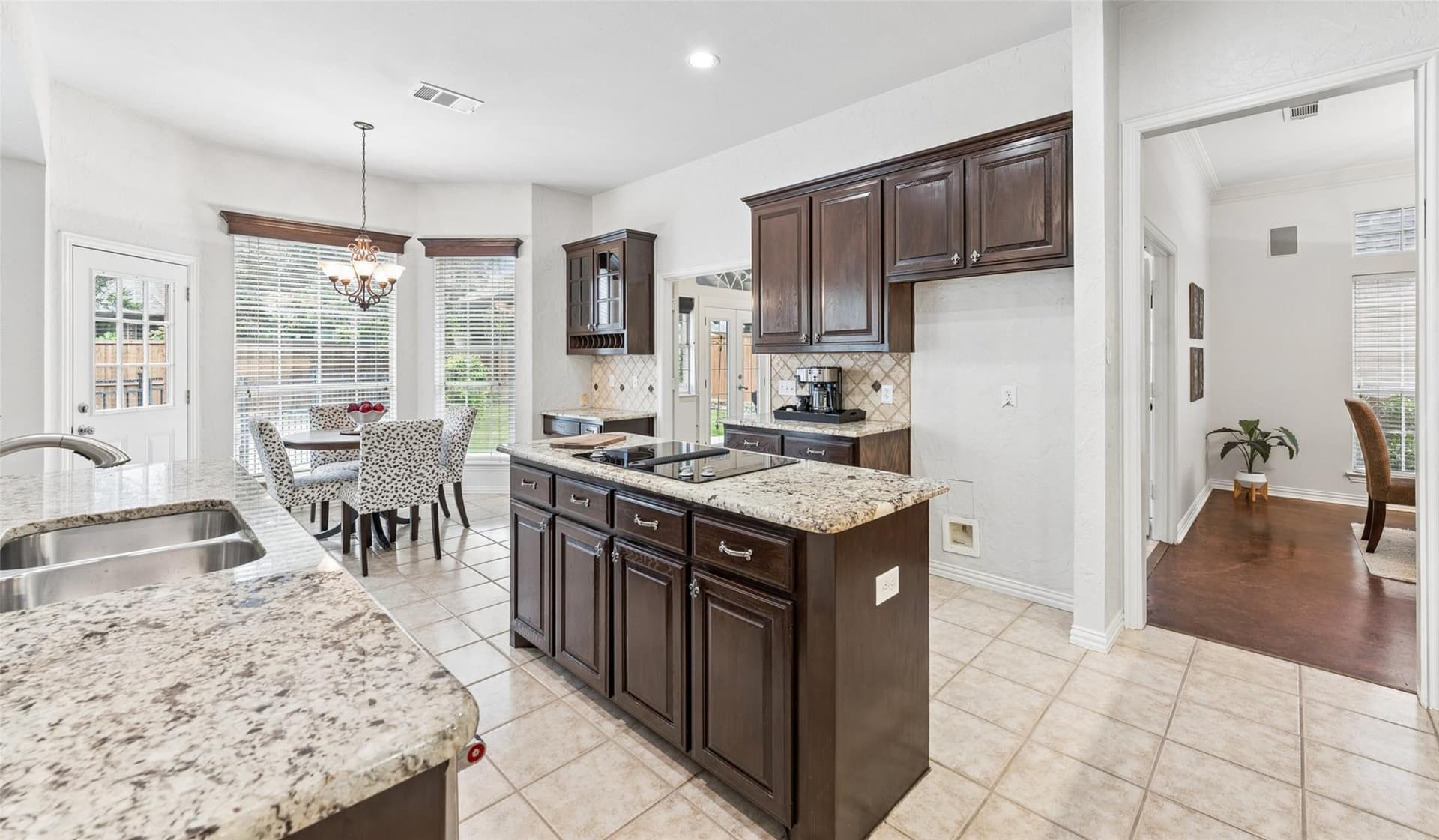 2101 Fleming DriveV9.jpeg