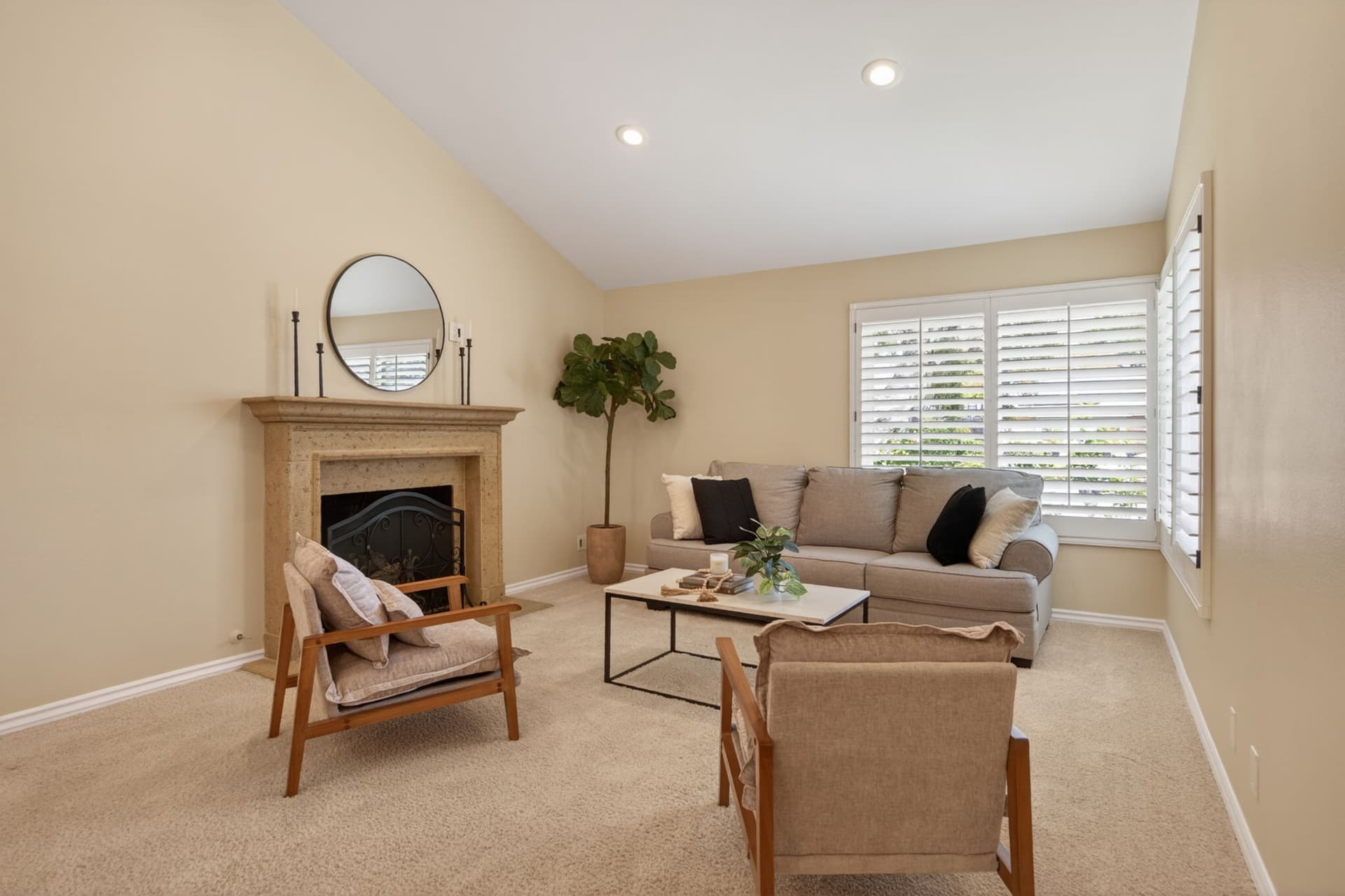 8-web-or-mls-Upmarket_Media-2247West022.jpg