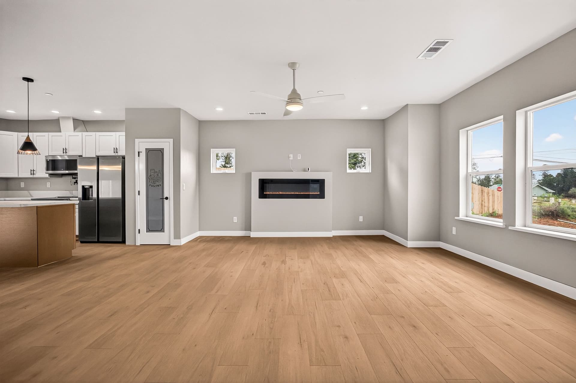 14259 Sherwood Cir - 011(Photos).jpg