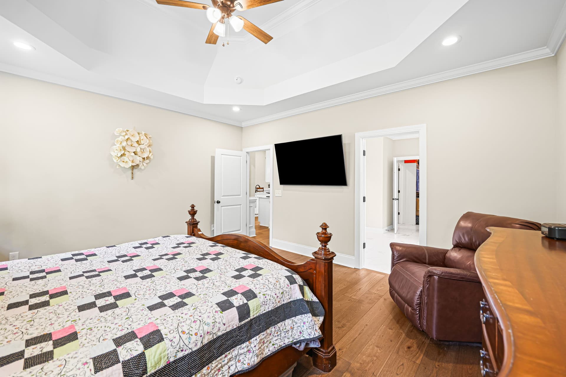 19-web-or-mls-1014 Cedar Crest Ln (27 of 46).jpg