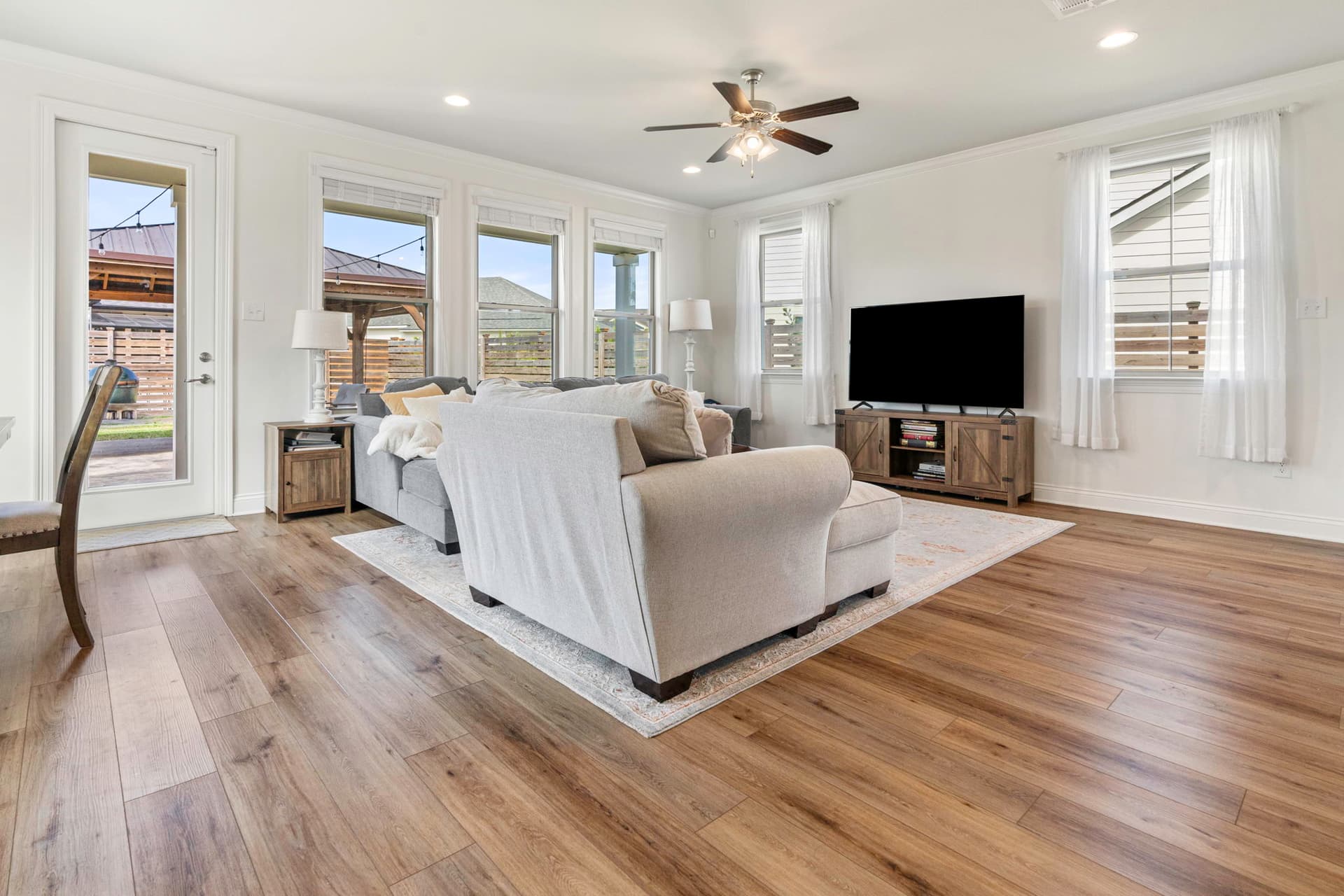 18-web-or-mls-Presstwood Ln (26).jpg