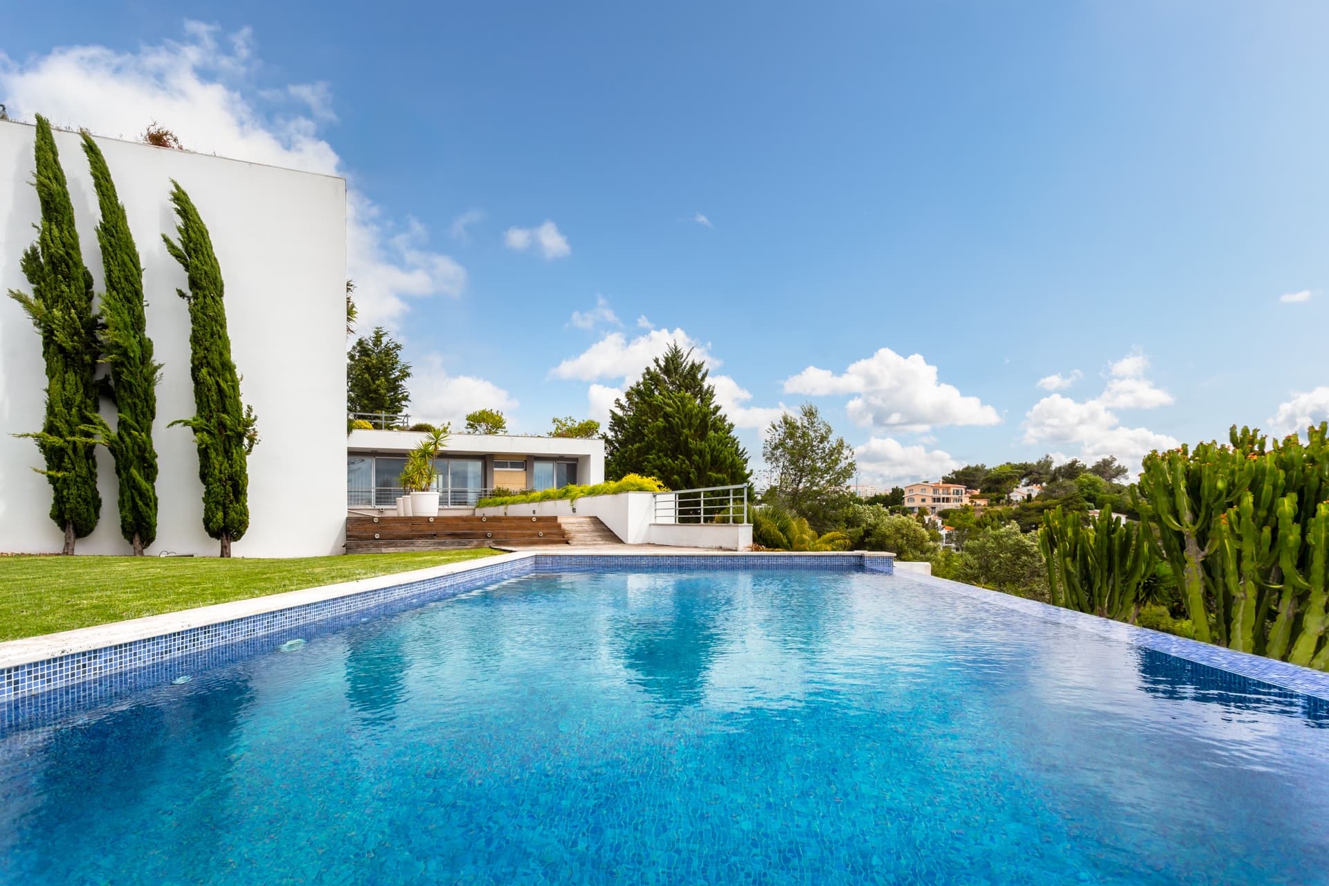 Apartamento-cascais-t2-luxo-piscina-infinita-12.jpg