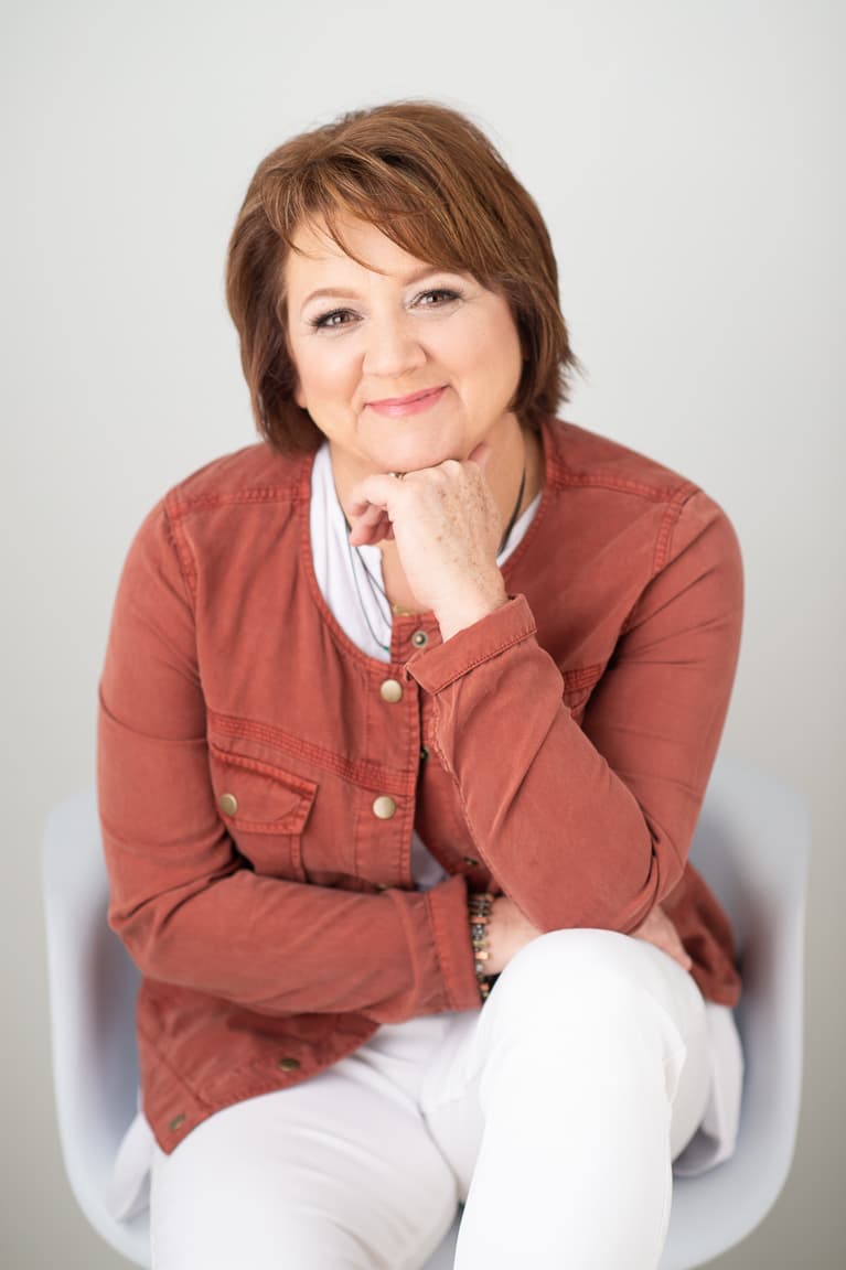 Linda Hewson headshot