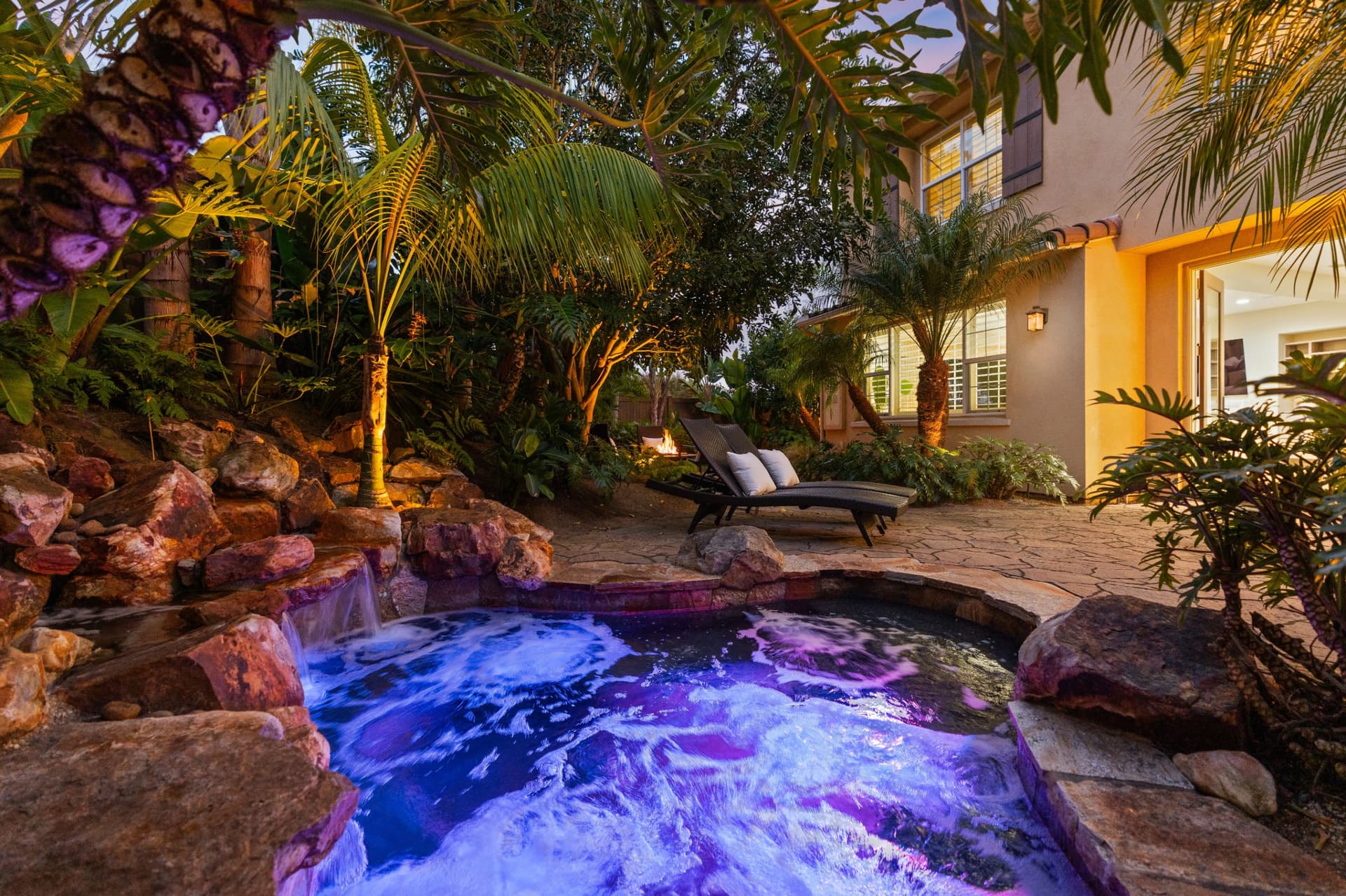 A9M_016_817 Dolphin Cir (1).jpg