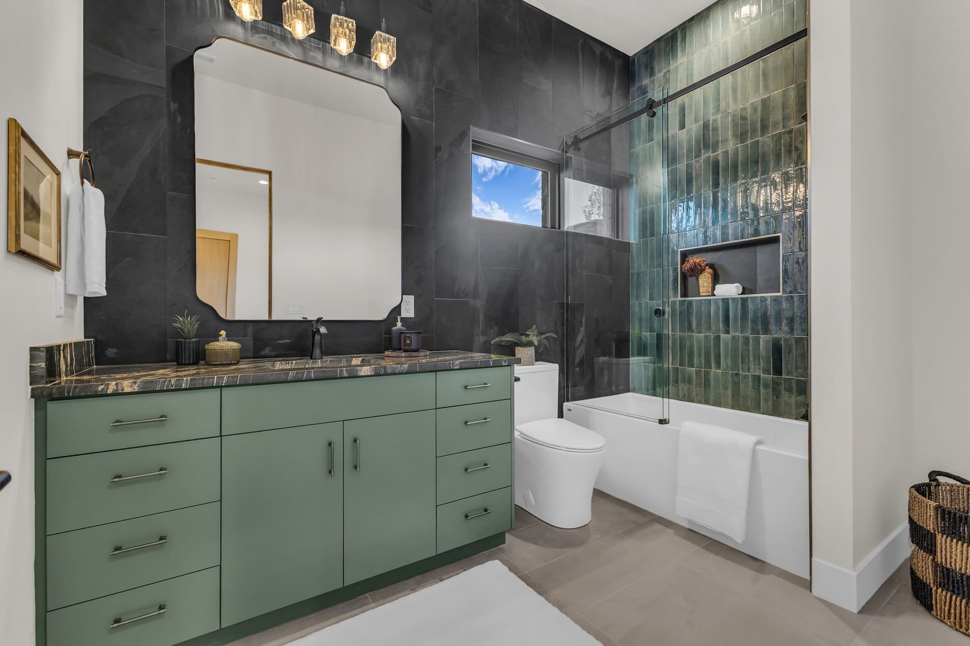 18-web-or-mls-1092-trailridge-dr.jpg