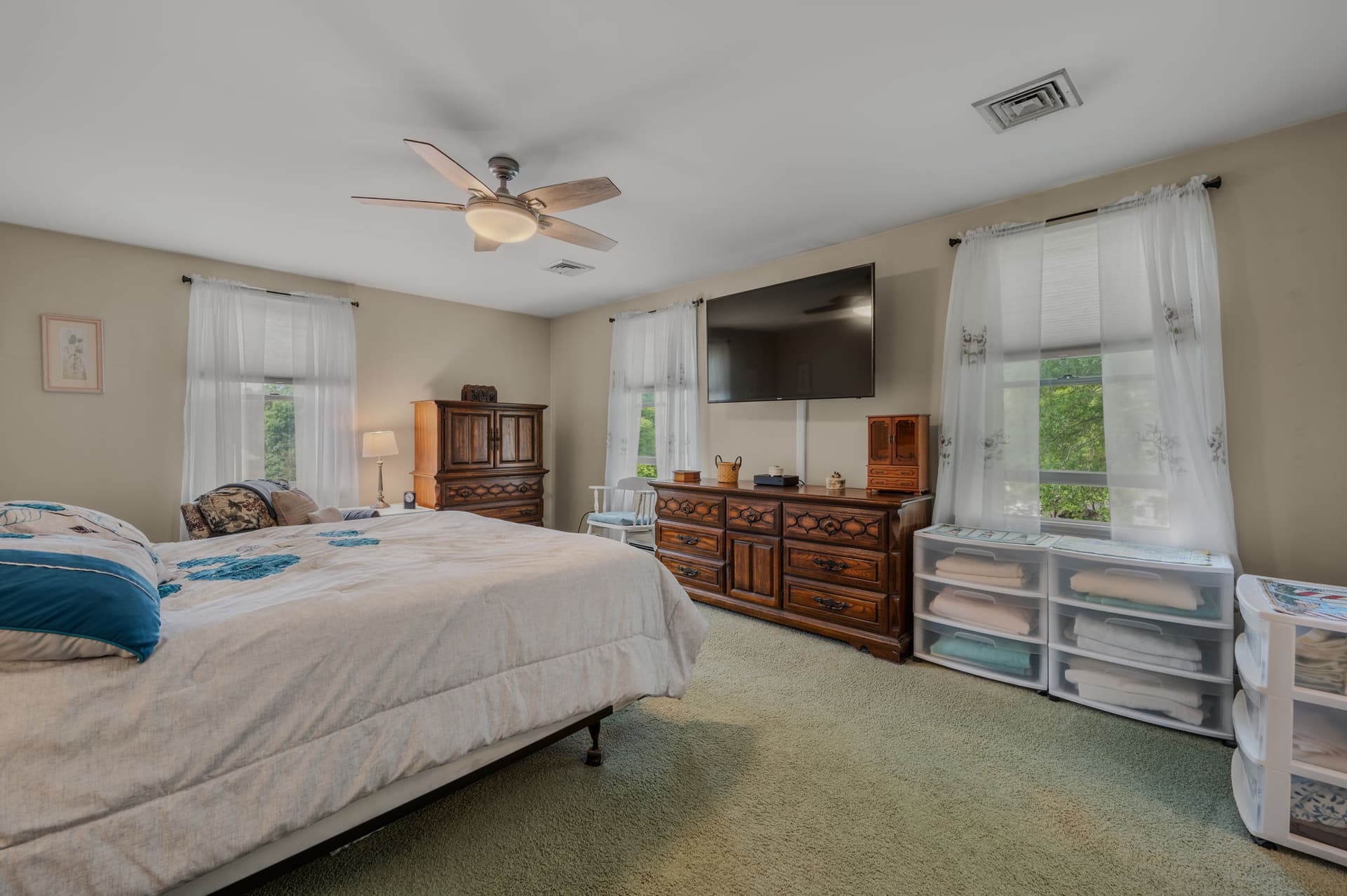 38-web-or-mls-66 Clipper Ct, Groton-9.jpg