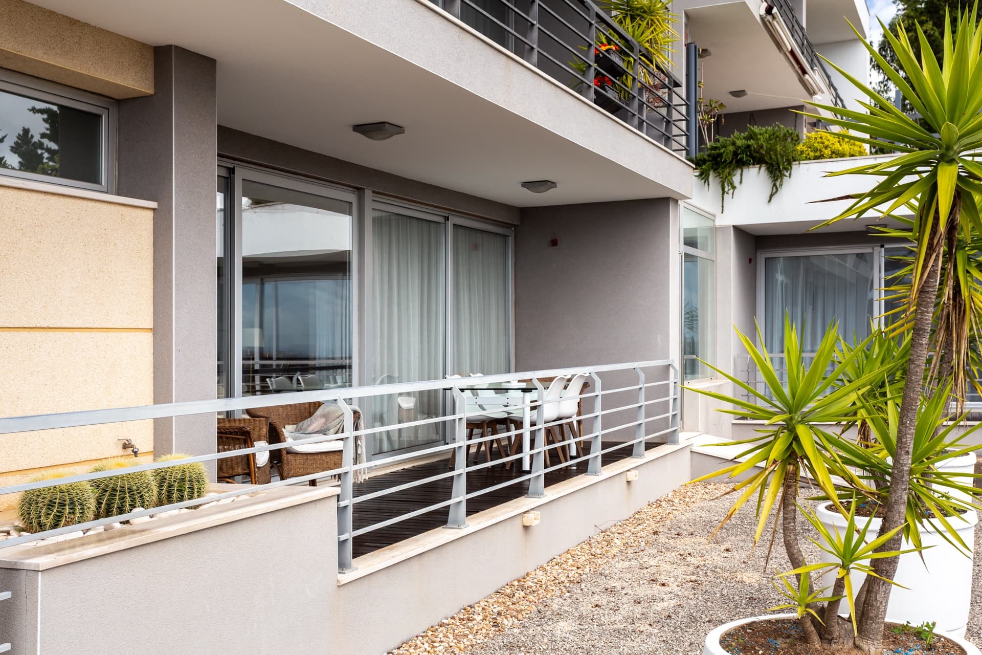 Apartamento-cascais-t2-luxo-piscina-infinita-17.jpg