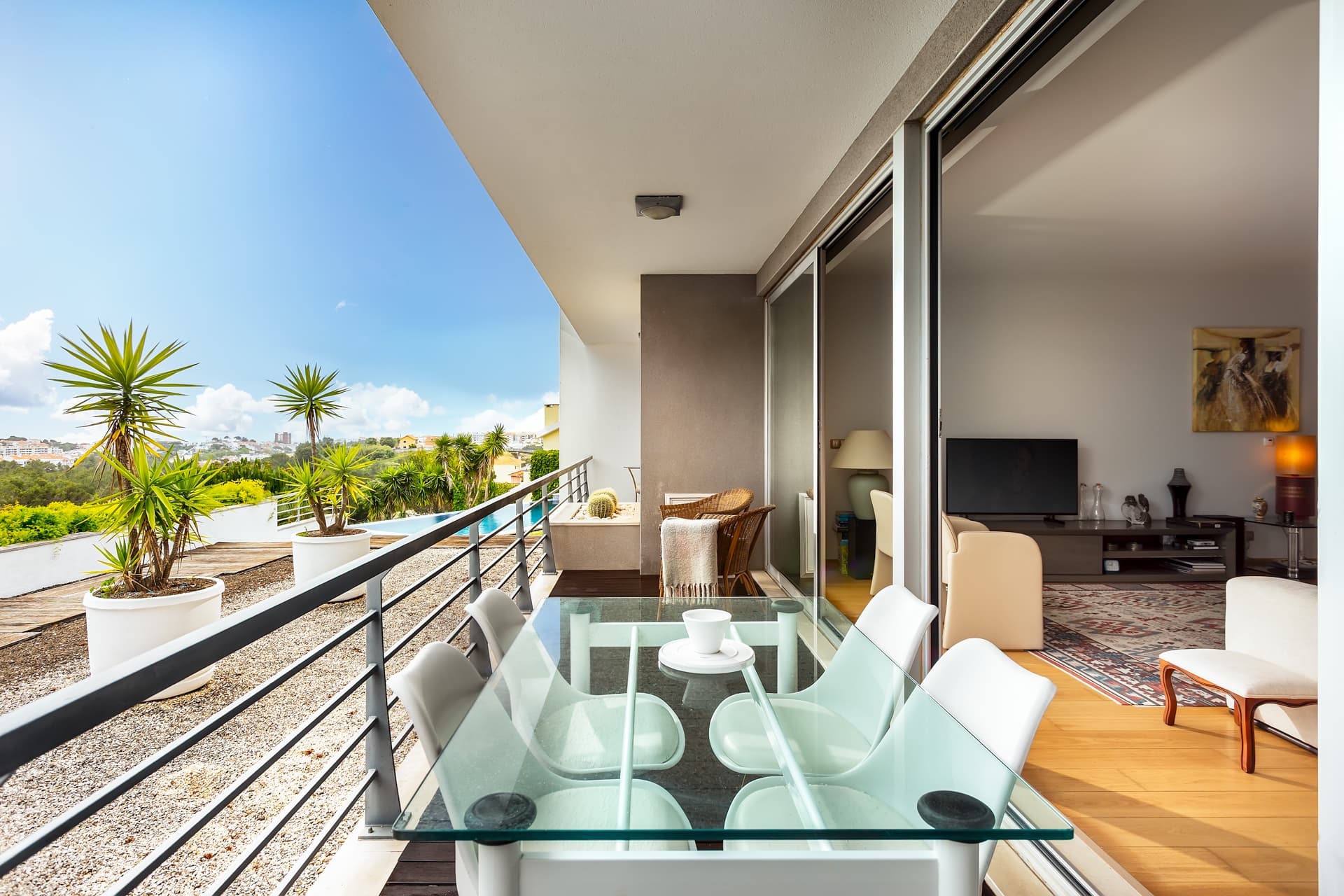 Apartamento-cascais-t2-luxo-piscina-infinita-27.jpg