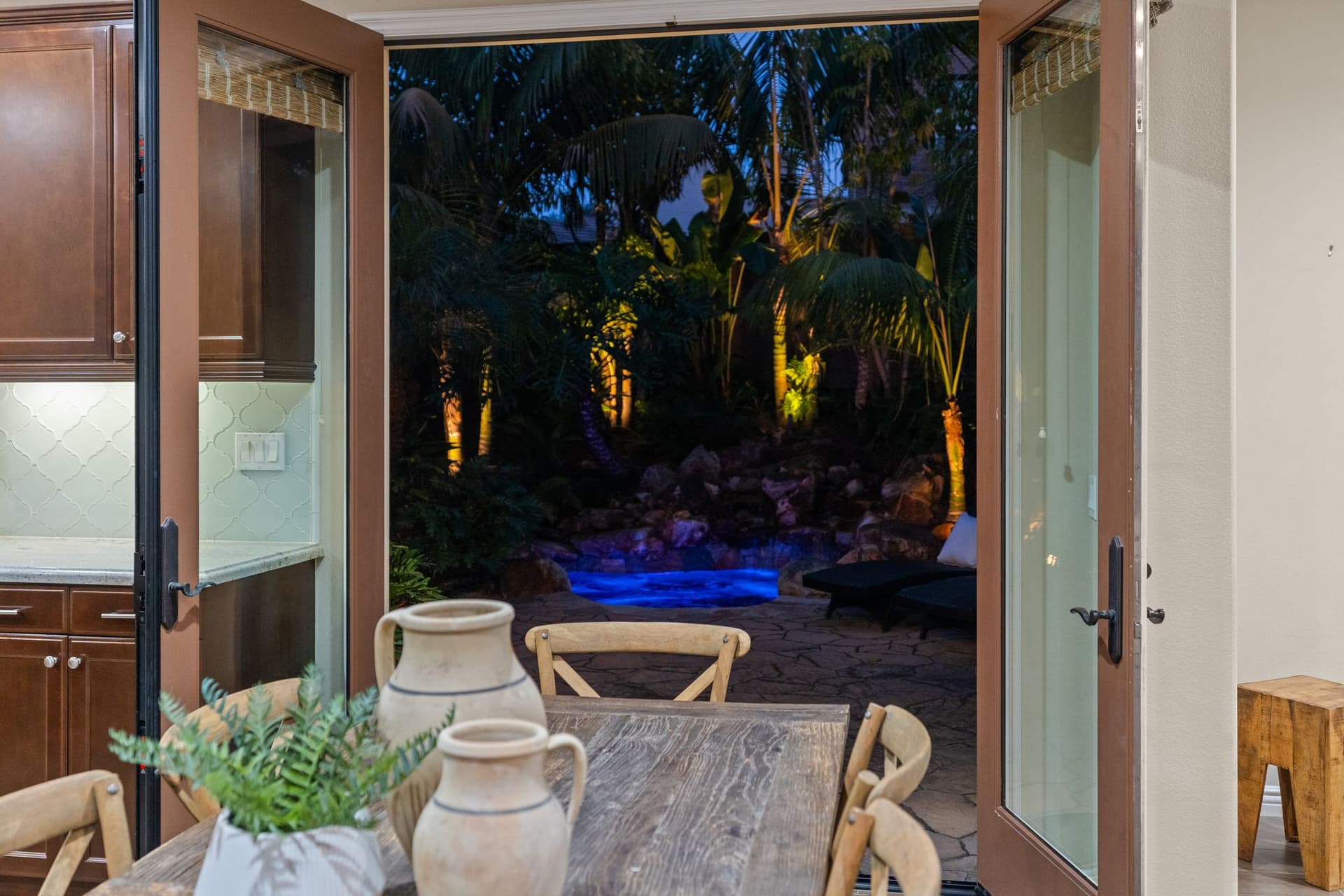 A9M_008_817 Dolphin Cir.jpg