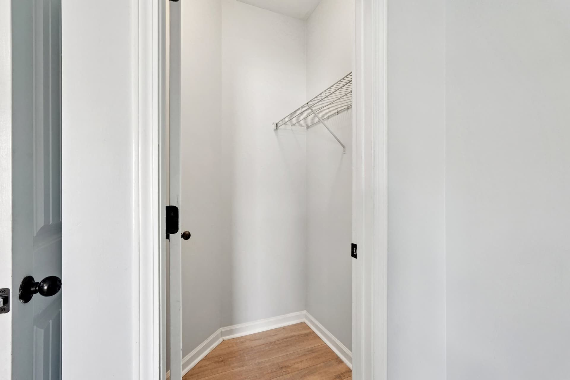 49-web-or-mls-Breckinridge Ln-S2503-049.jpg
