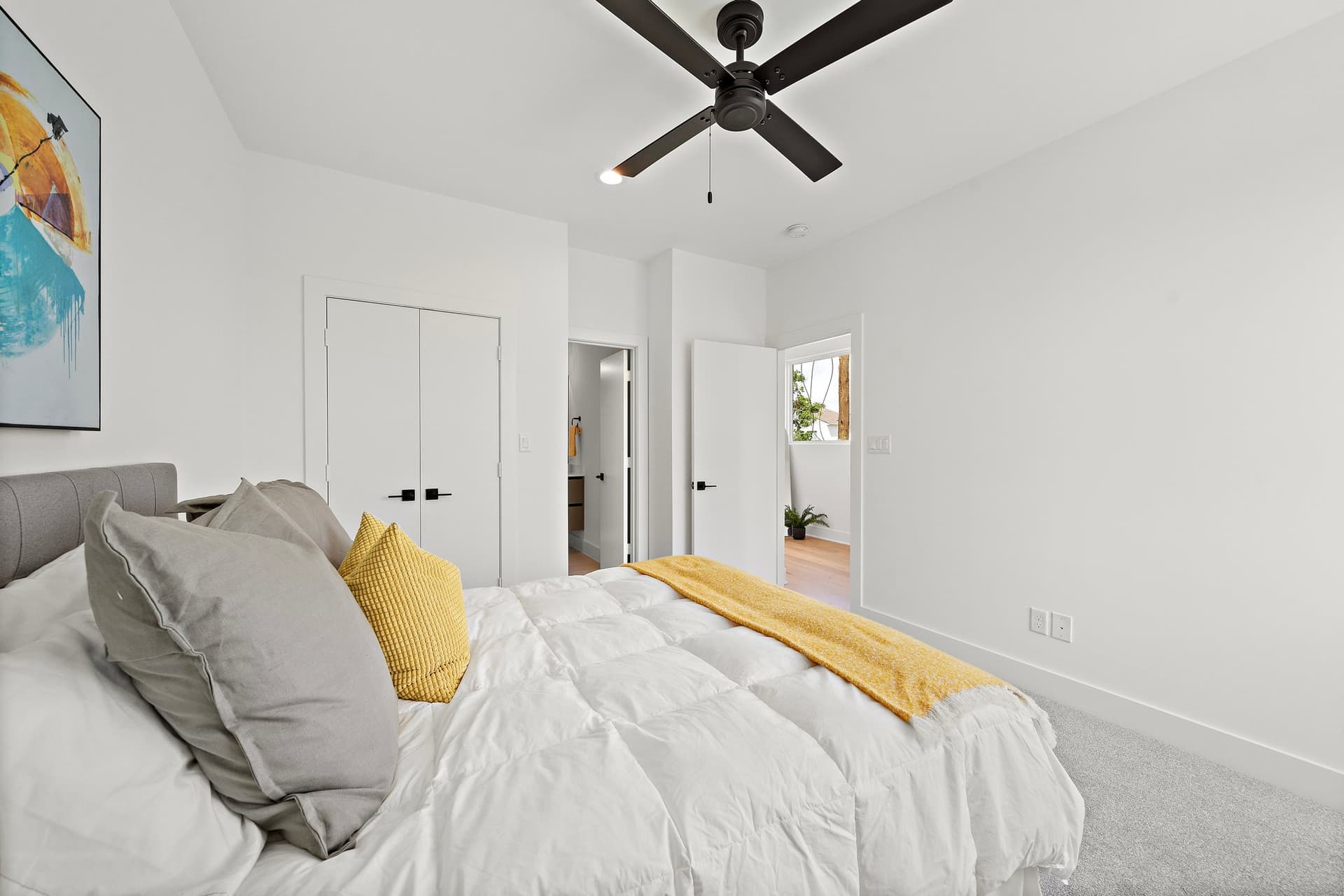 28-web-or-mls-4211 Crawford St HDR - 312.jpg
