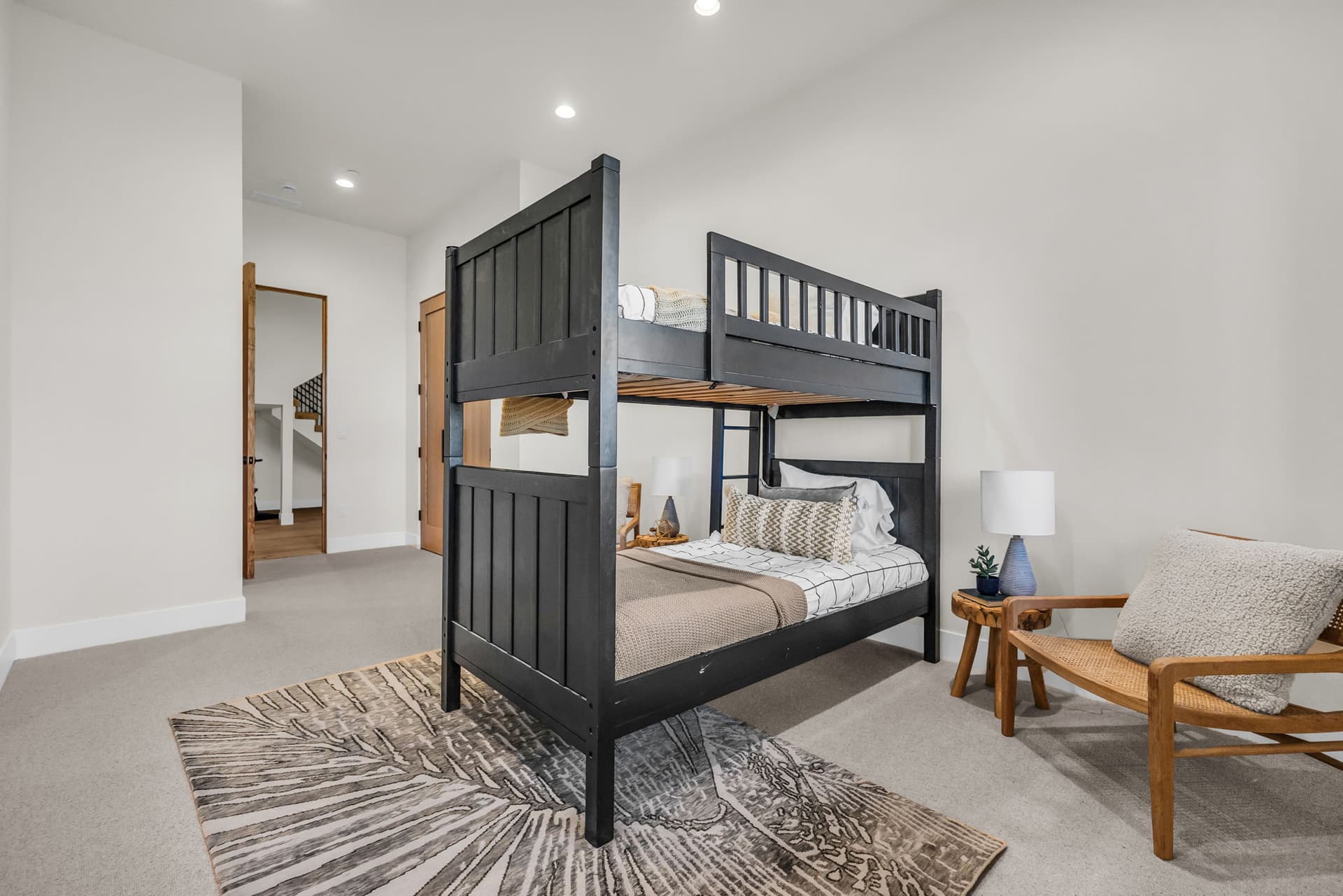 28-web-or-mls-1092-trailridge-dr.jpg