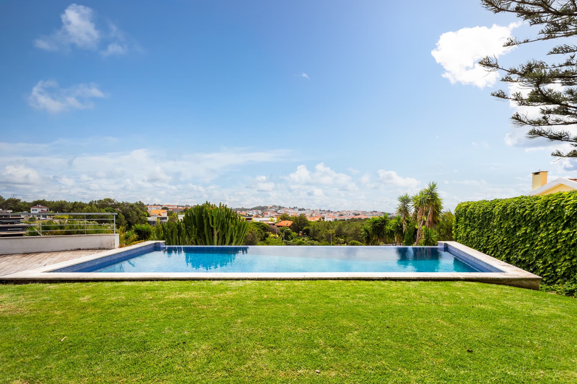 Apartamento-cascais-t2-luxo-piscina-infinita-7.jpg