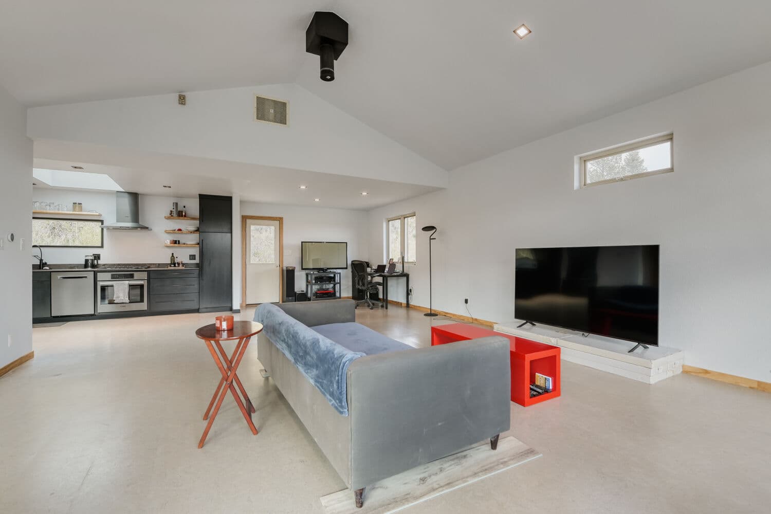 Living Room 3.jpg