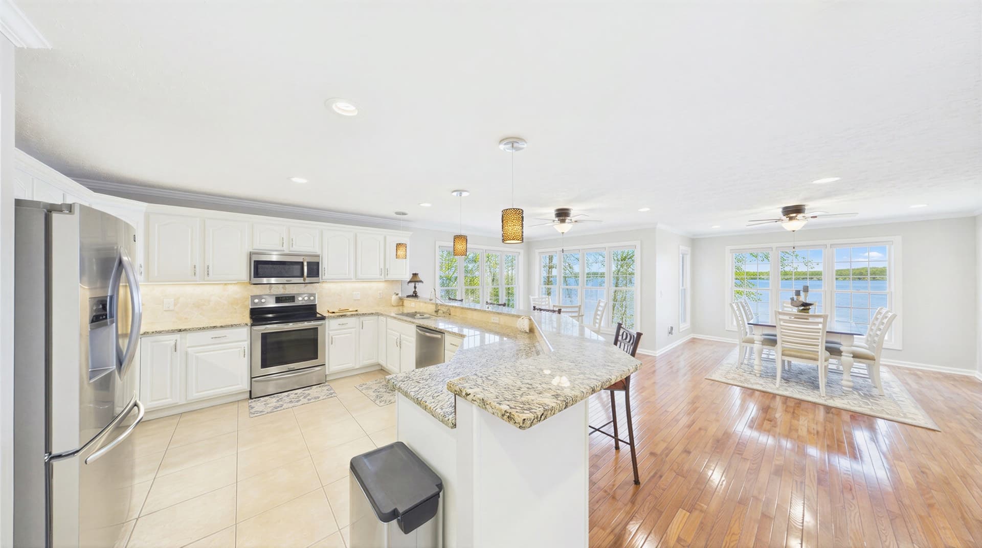 004_Kitchen and Dining Area.jpg