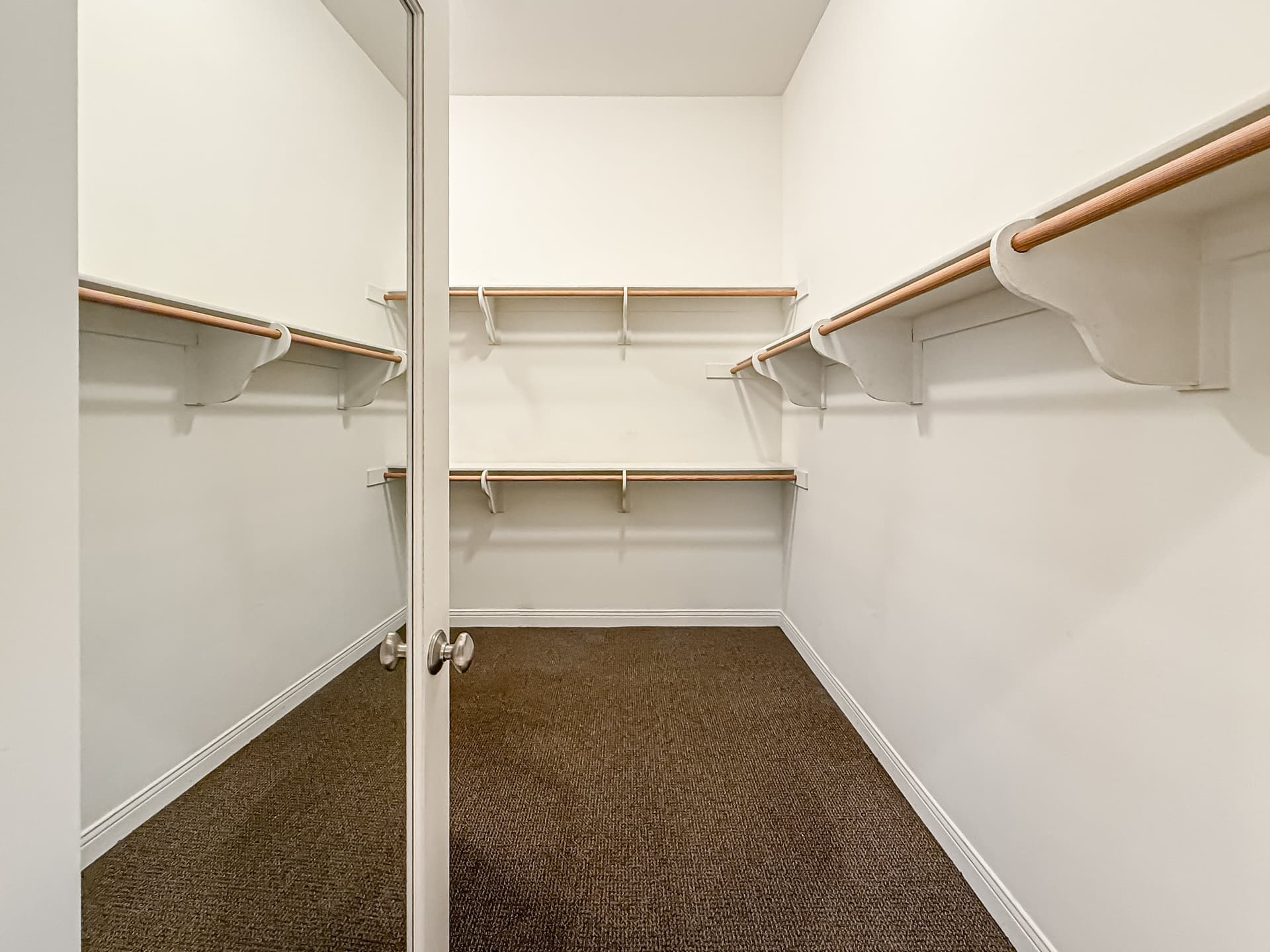 iPrimary Bedroom Suite9.jpg
