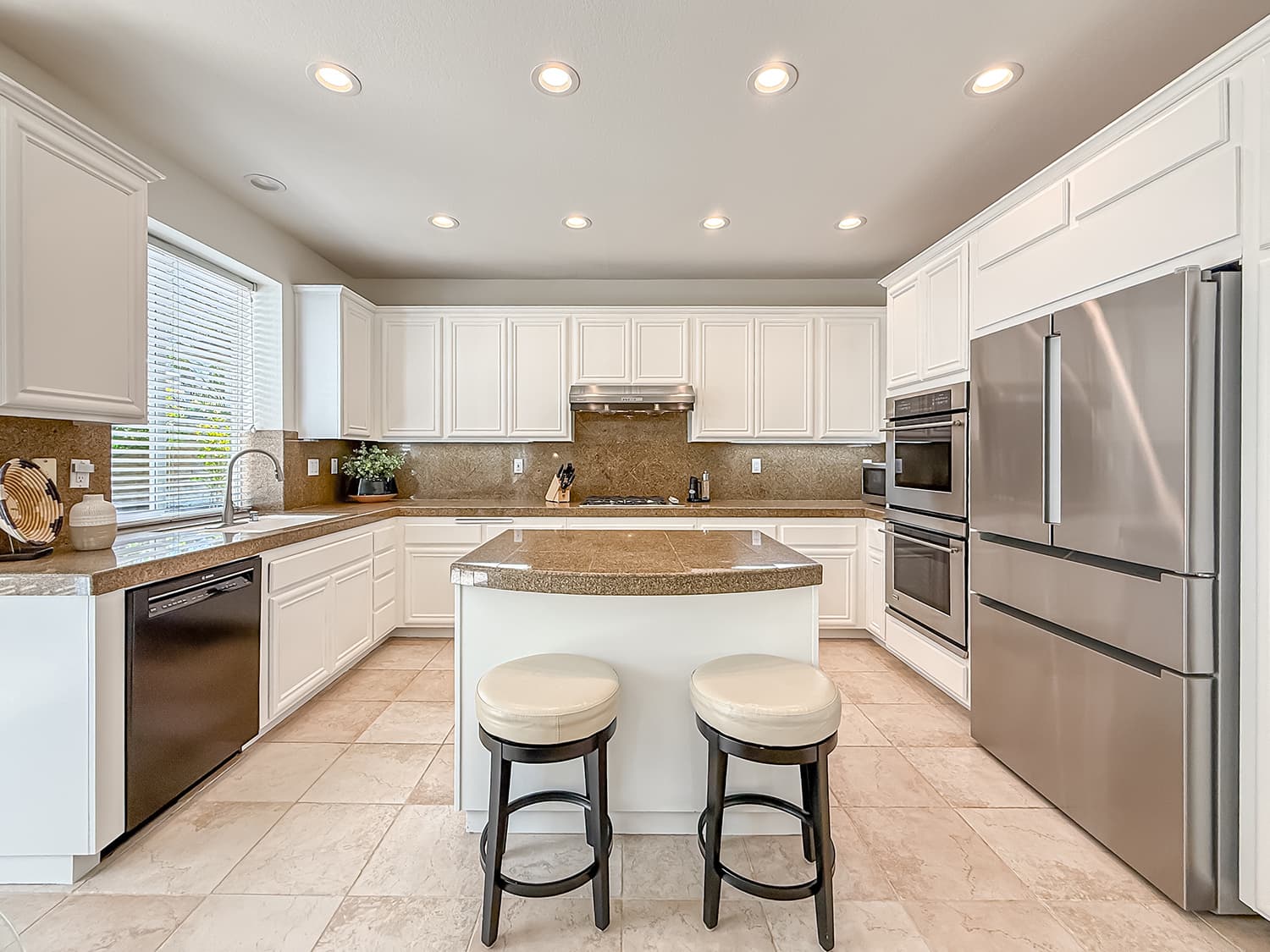 cFamily and Kitchen5.jpg