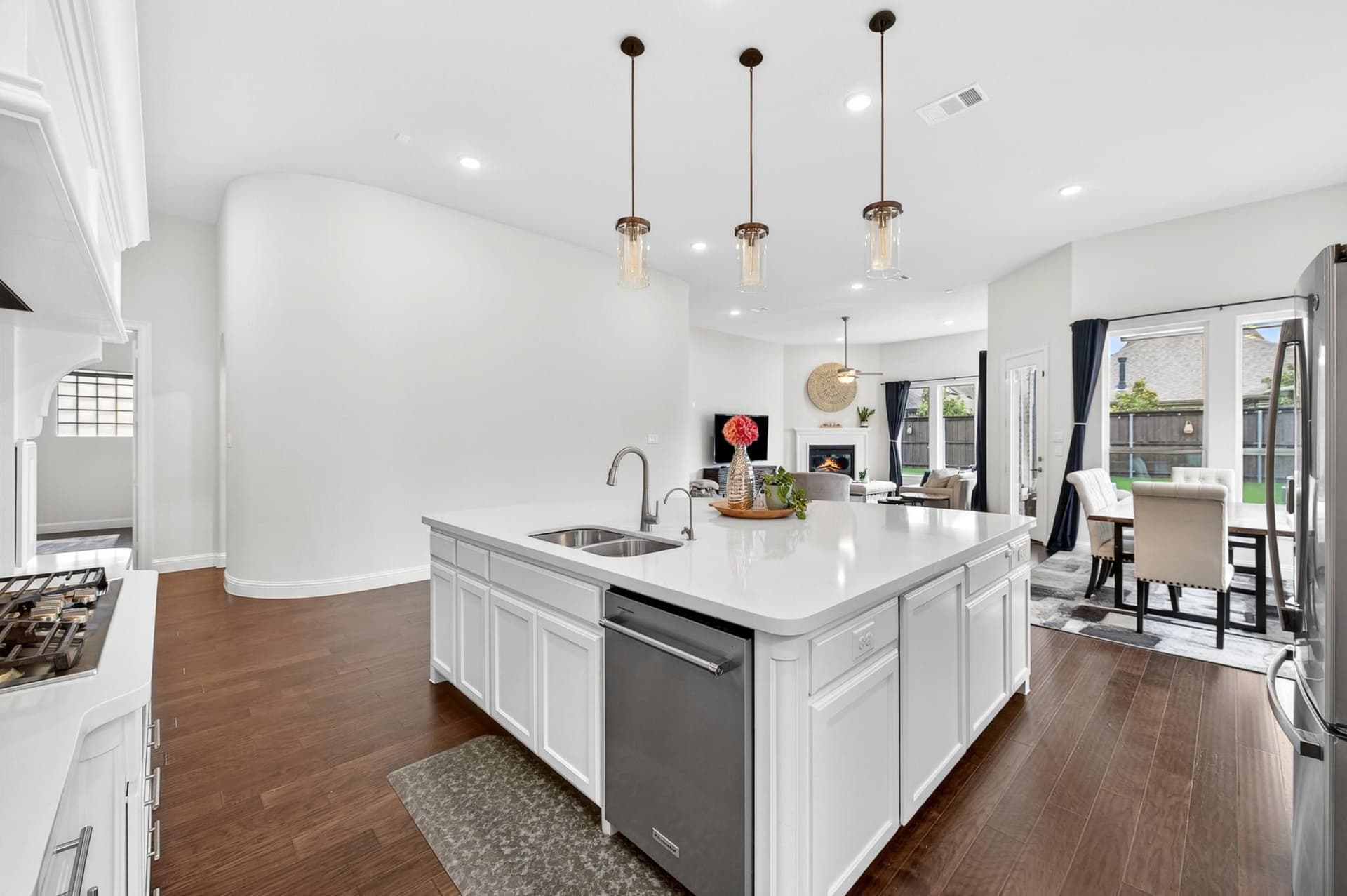 2825 Braemar, The Colony9.jpeg