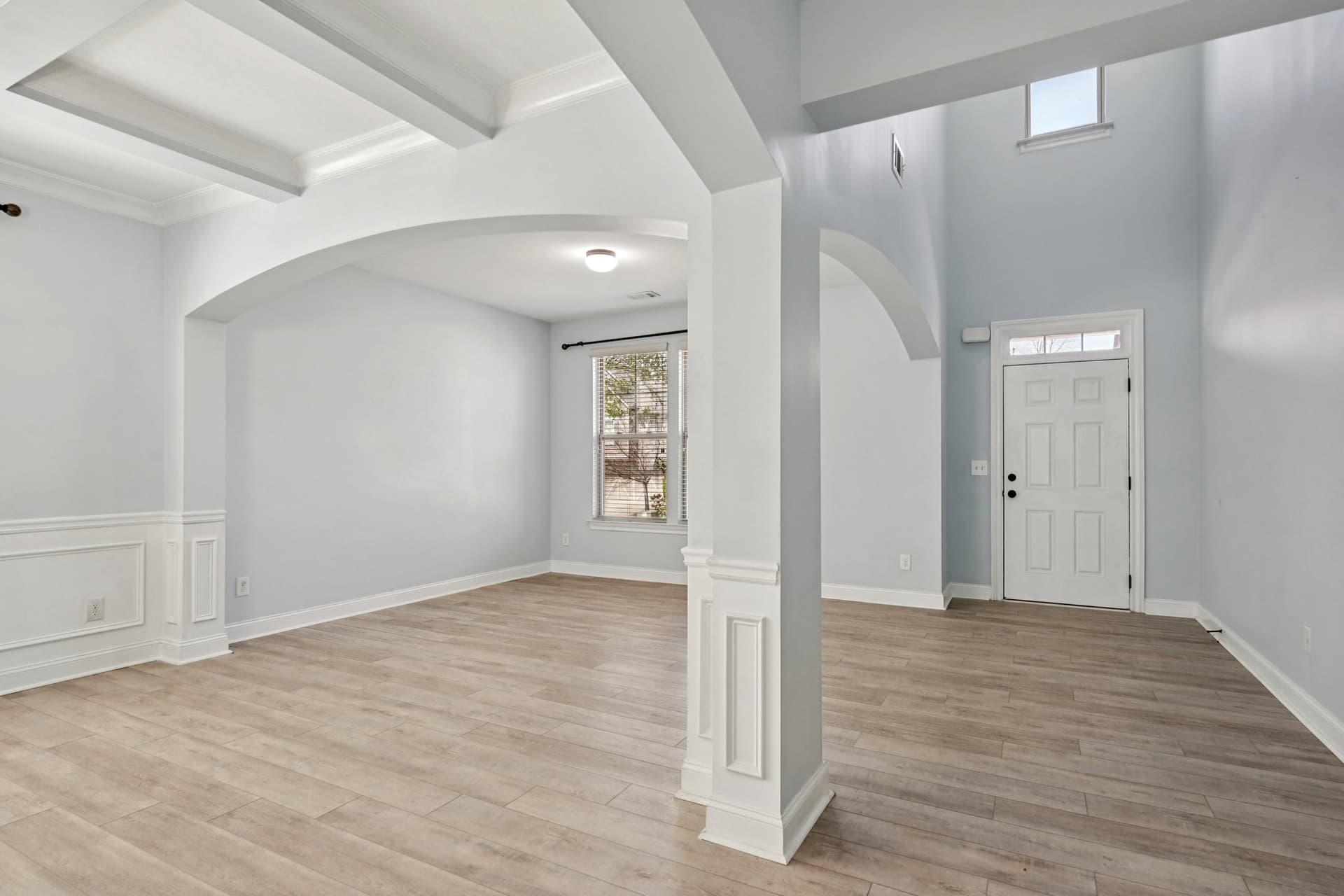 22-web-or-mls-Breckinridge Ln-S2503-022.jpg