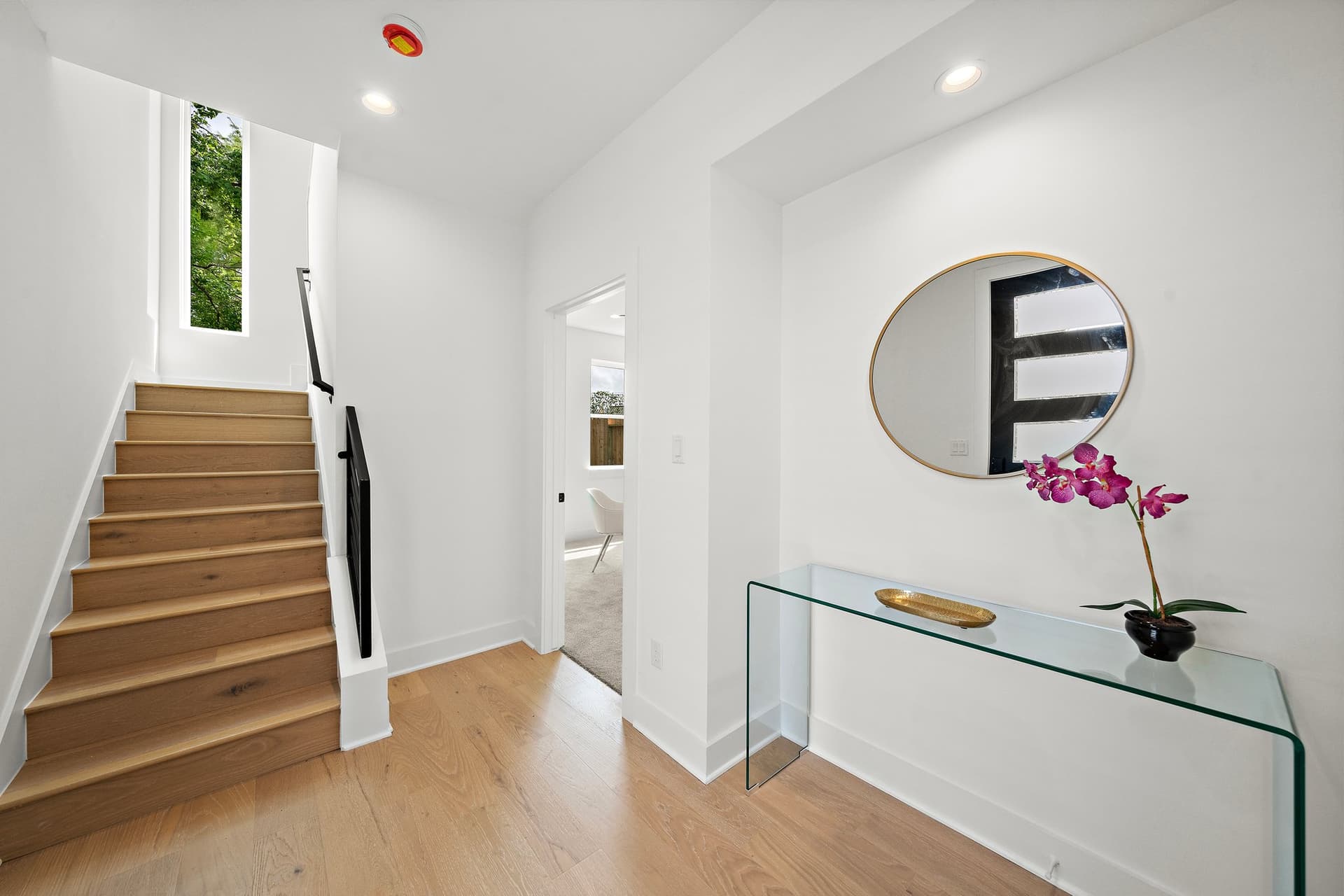 10-web-or-mls-4211 Crawford St HDR - 171.jpg