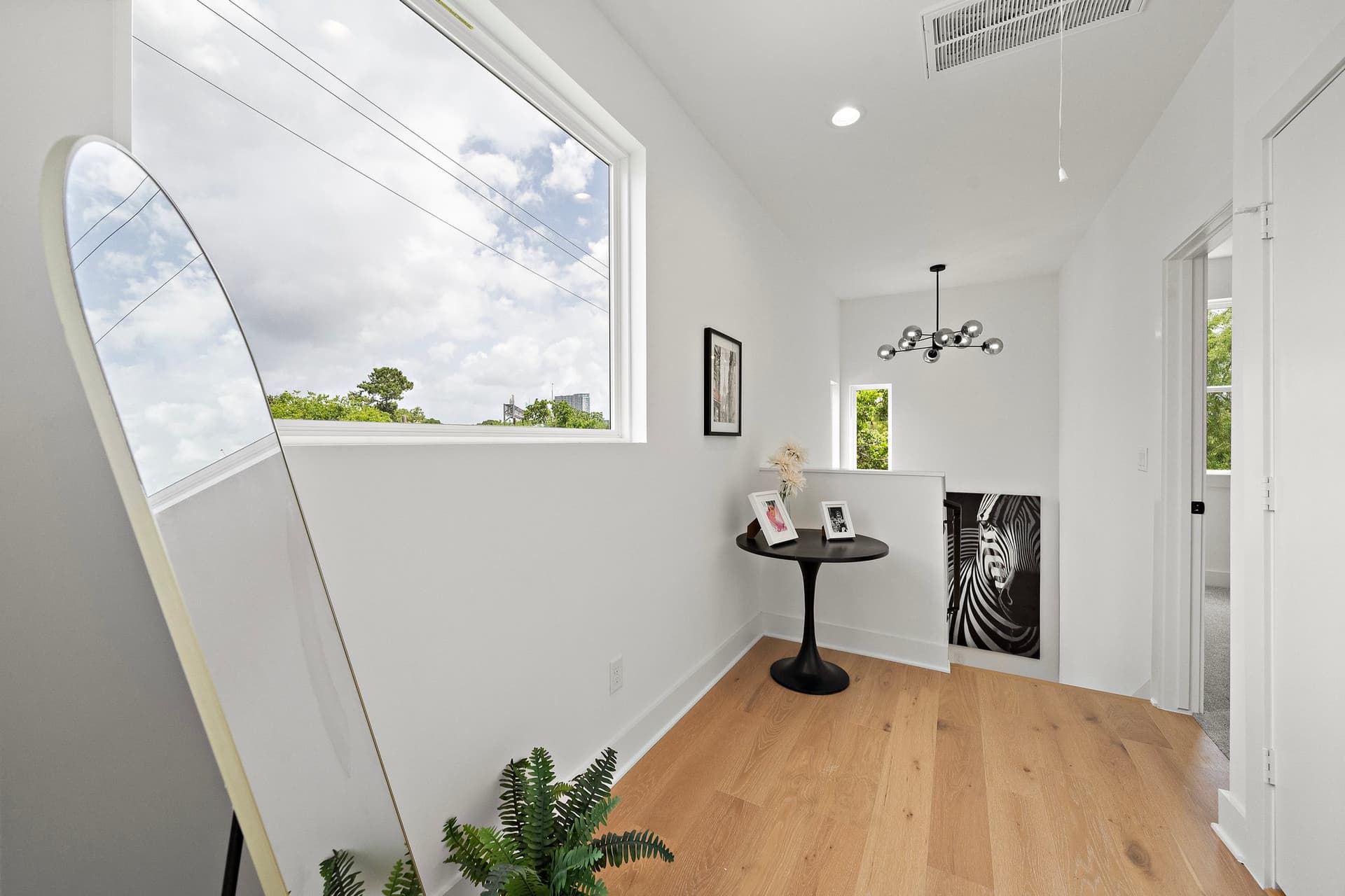 37-web-or-mls-4211 Crawford St HDR - 411.jpg