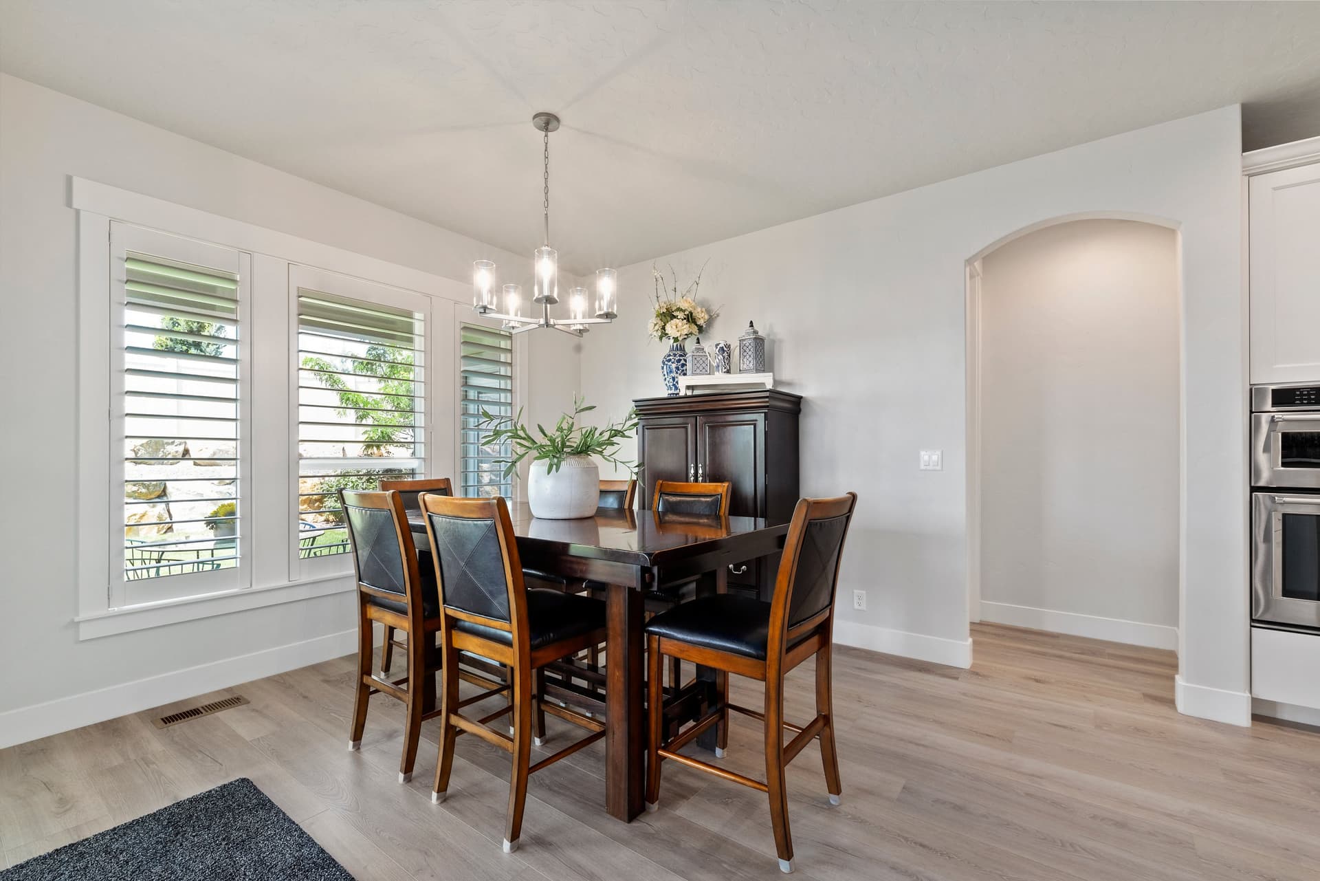 20-3385 N. Roseland Way_019.jpg