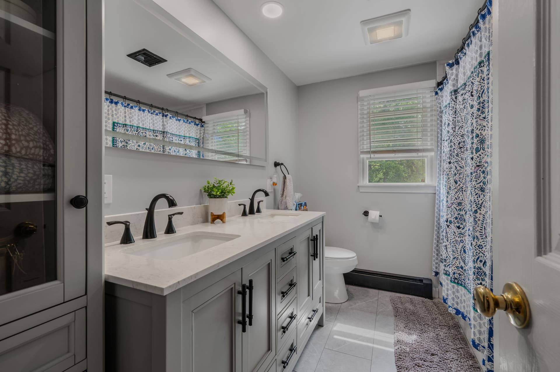 33-web-or-mls-66 Clipper Ct, Groton-4.jpg