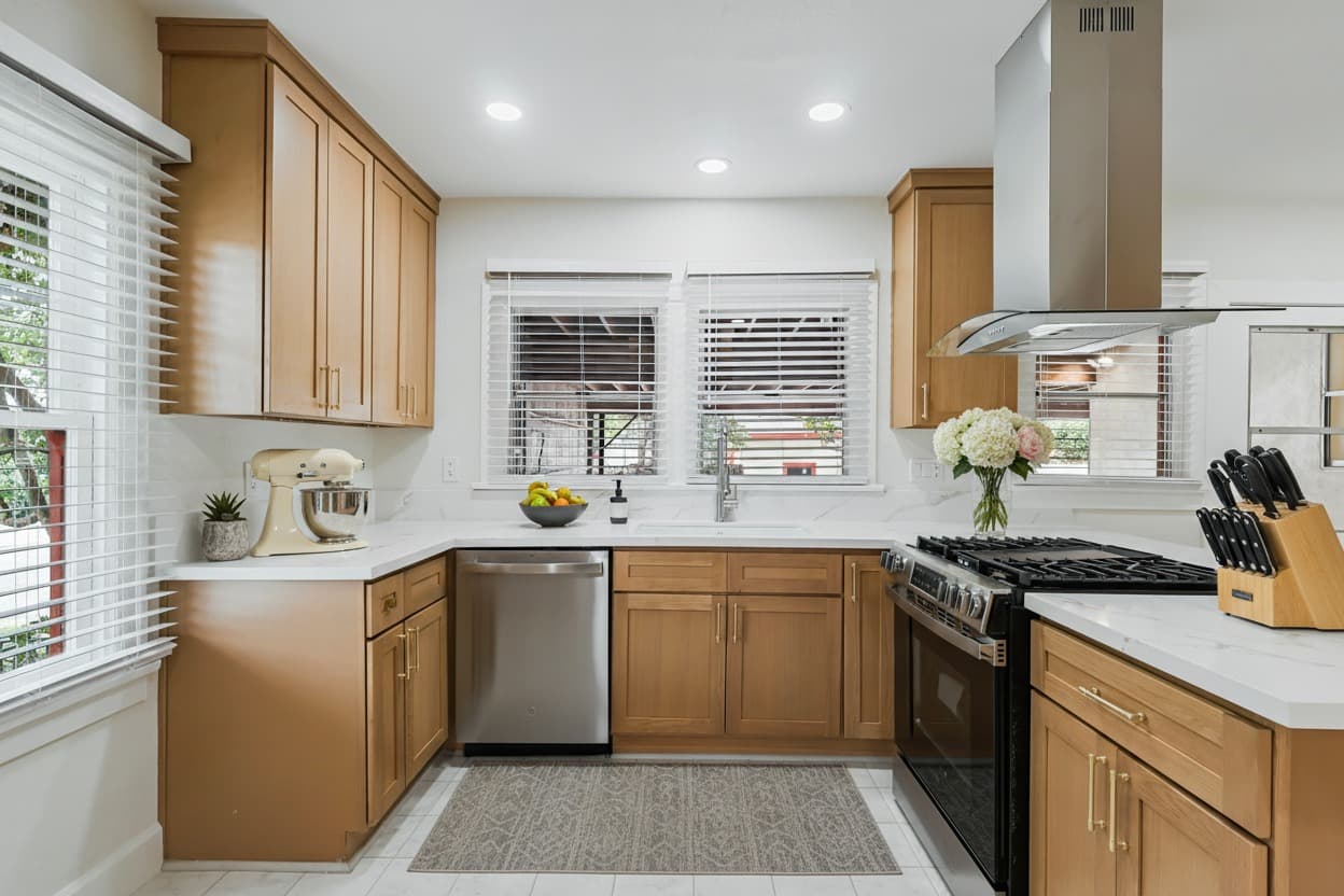 kitchen 1.jpg