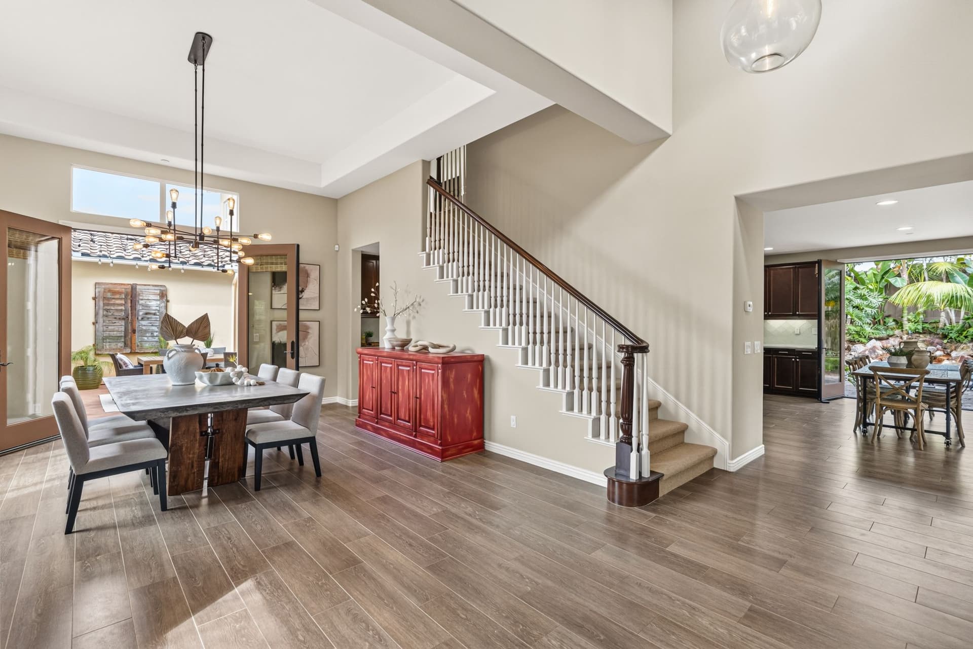 A9M_033_817 Dolphin Cir.jpg