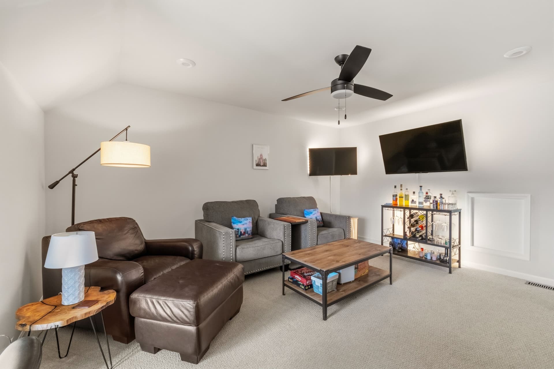 212 S Sydney Loft 4.jpg