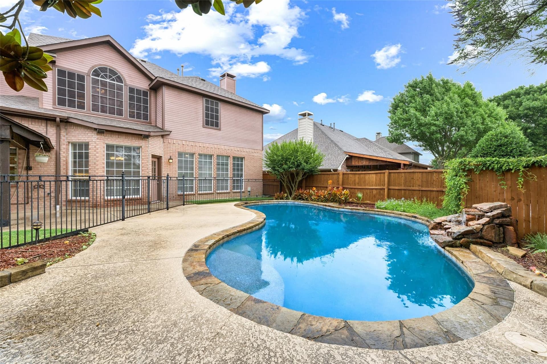 2101 Fleming DriveV35.jpeg
