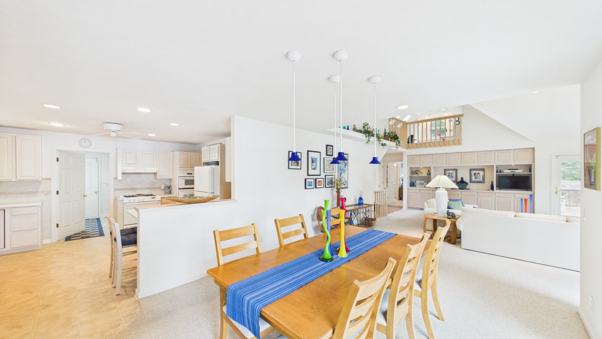 012_DINING GREAT AND KITCHEN.jpg