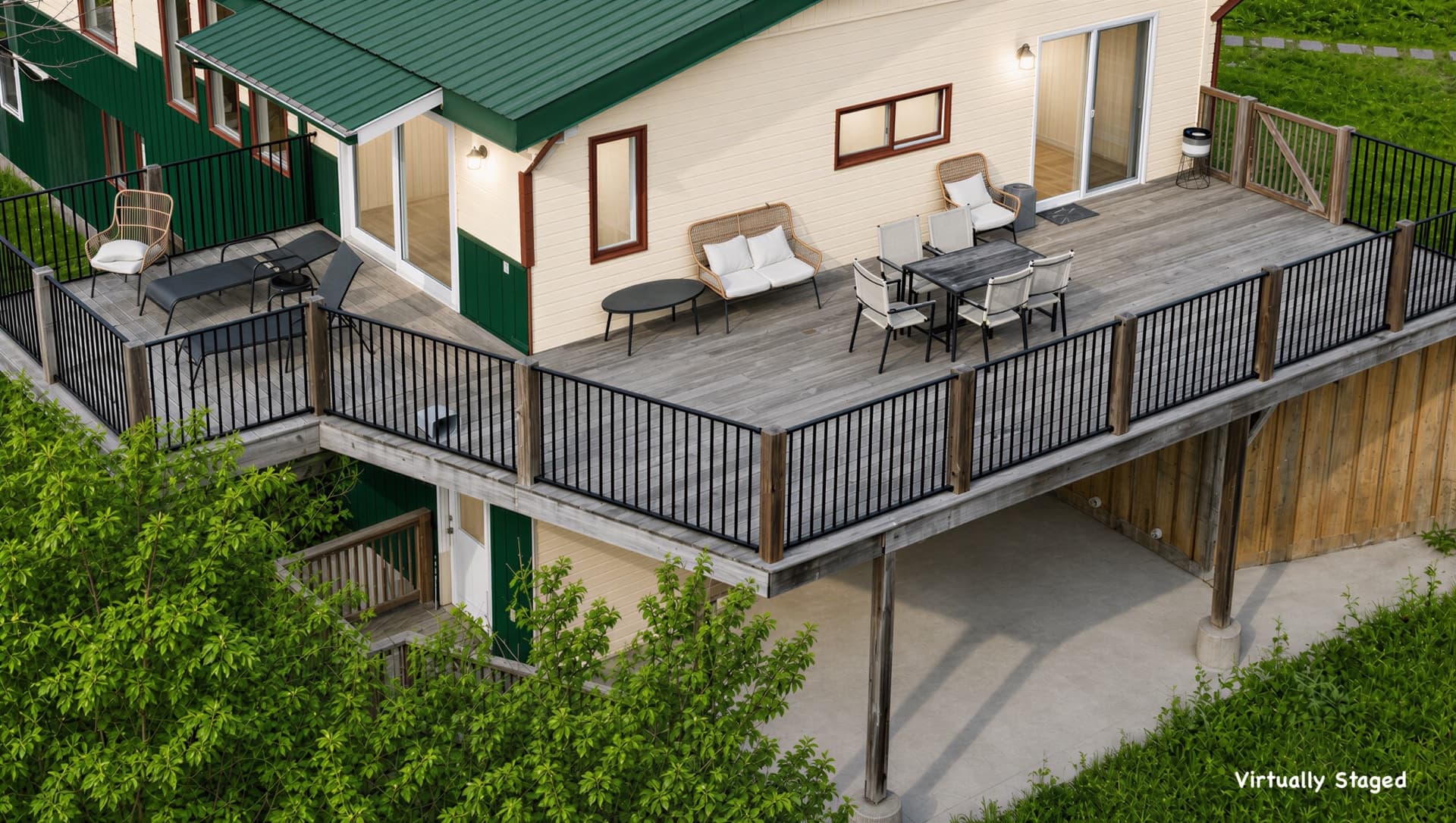 002_Deck Closeup.jpg