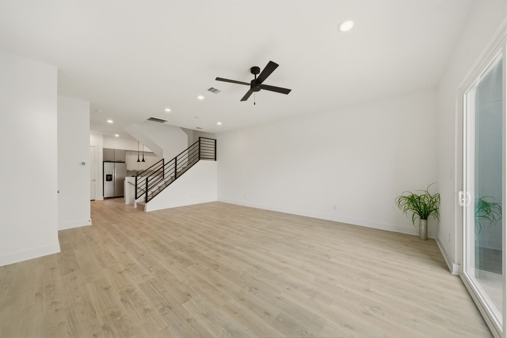 6-web-or-mls-005_1512 Barbee St HDR-98.jpg