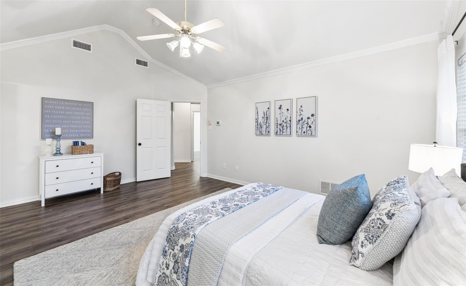 2101 Fleming DriveV25.jpeg