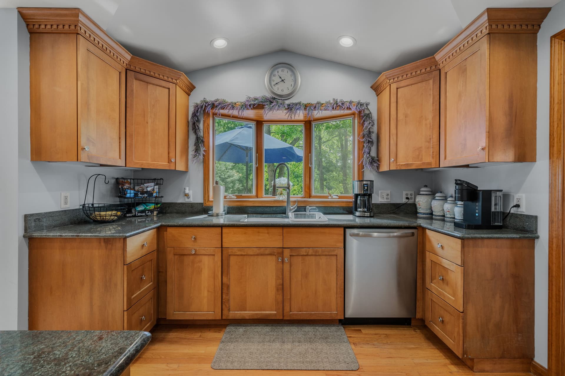 22-web-or-mls-66 Clipper Ct, Groton-25.jpg