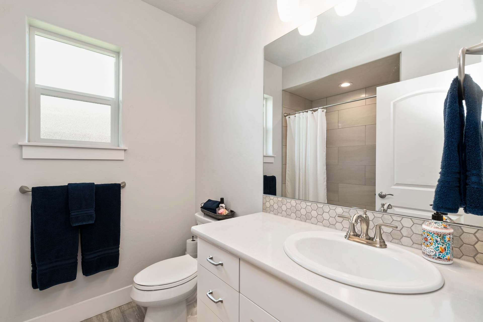 23-3385 N. Roseland Way_022.jpg
