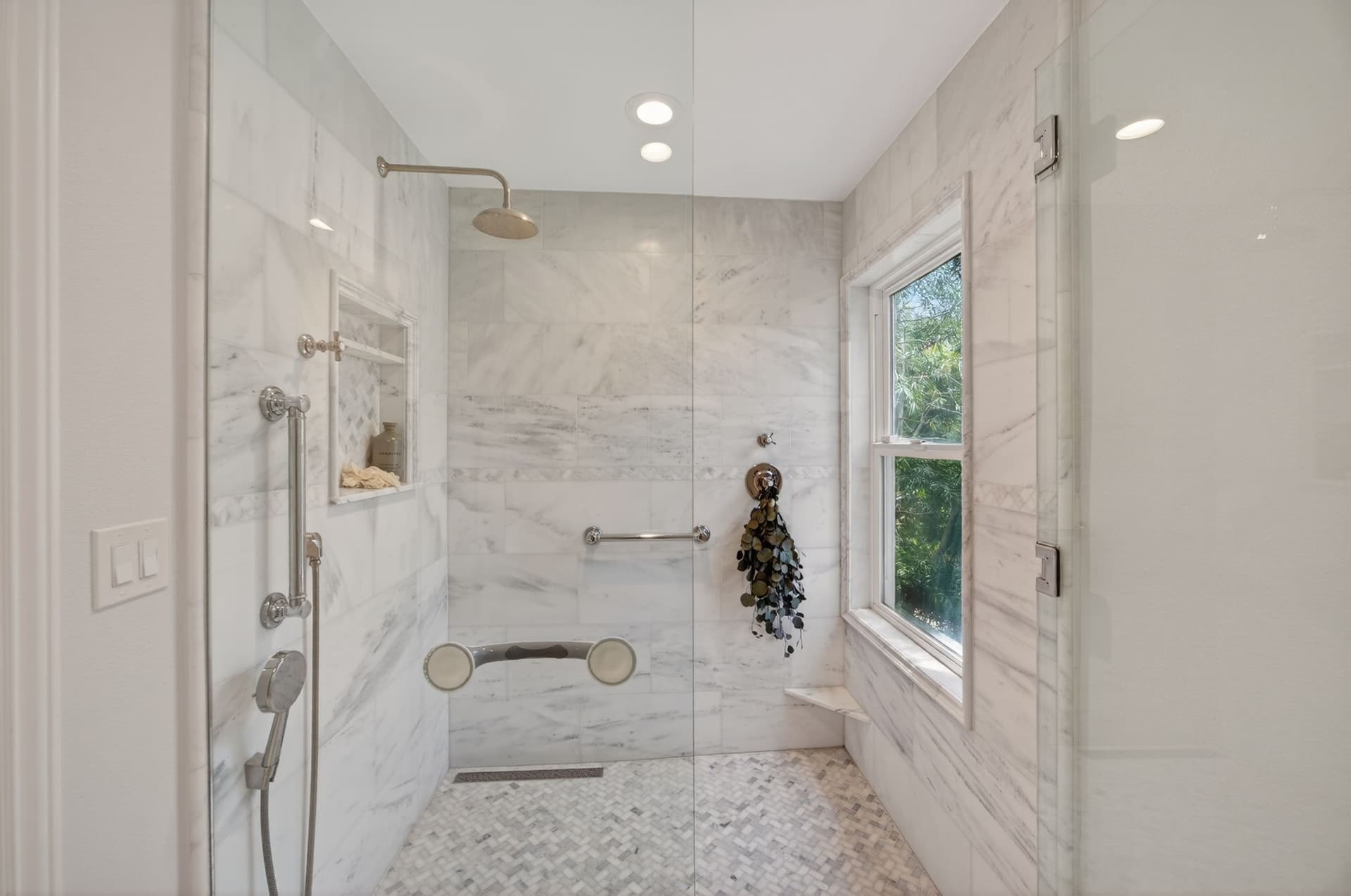 39-web-or-mls-Upmarket_Media-2247West115.jpg