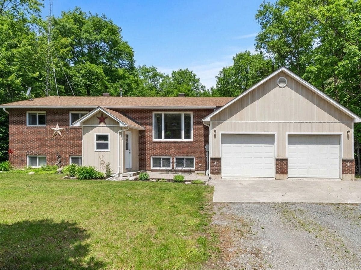 4782 Briton Exterior2.jpg