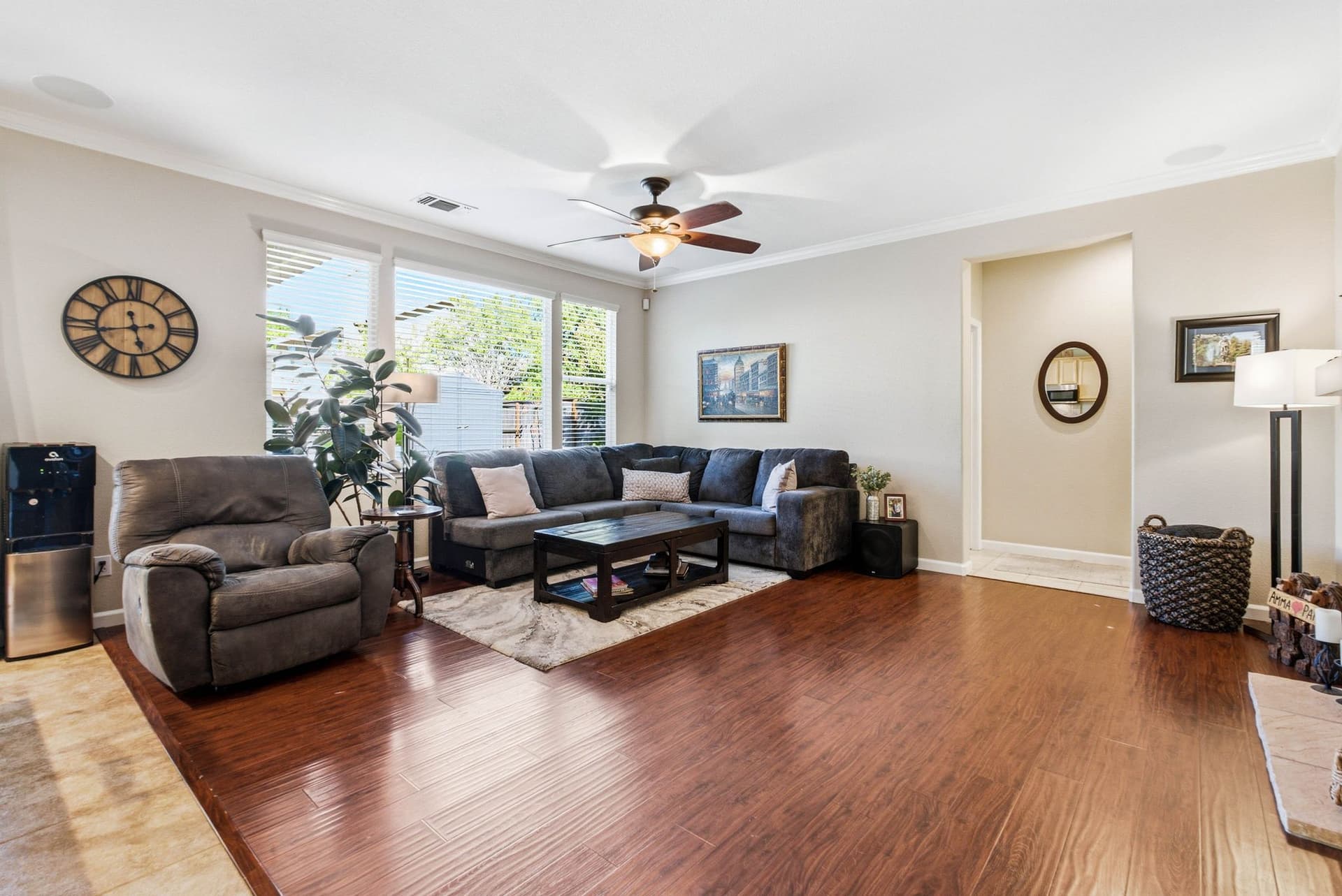 1213 Darling Way-8.jpg