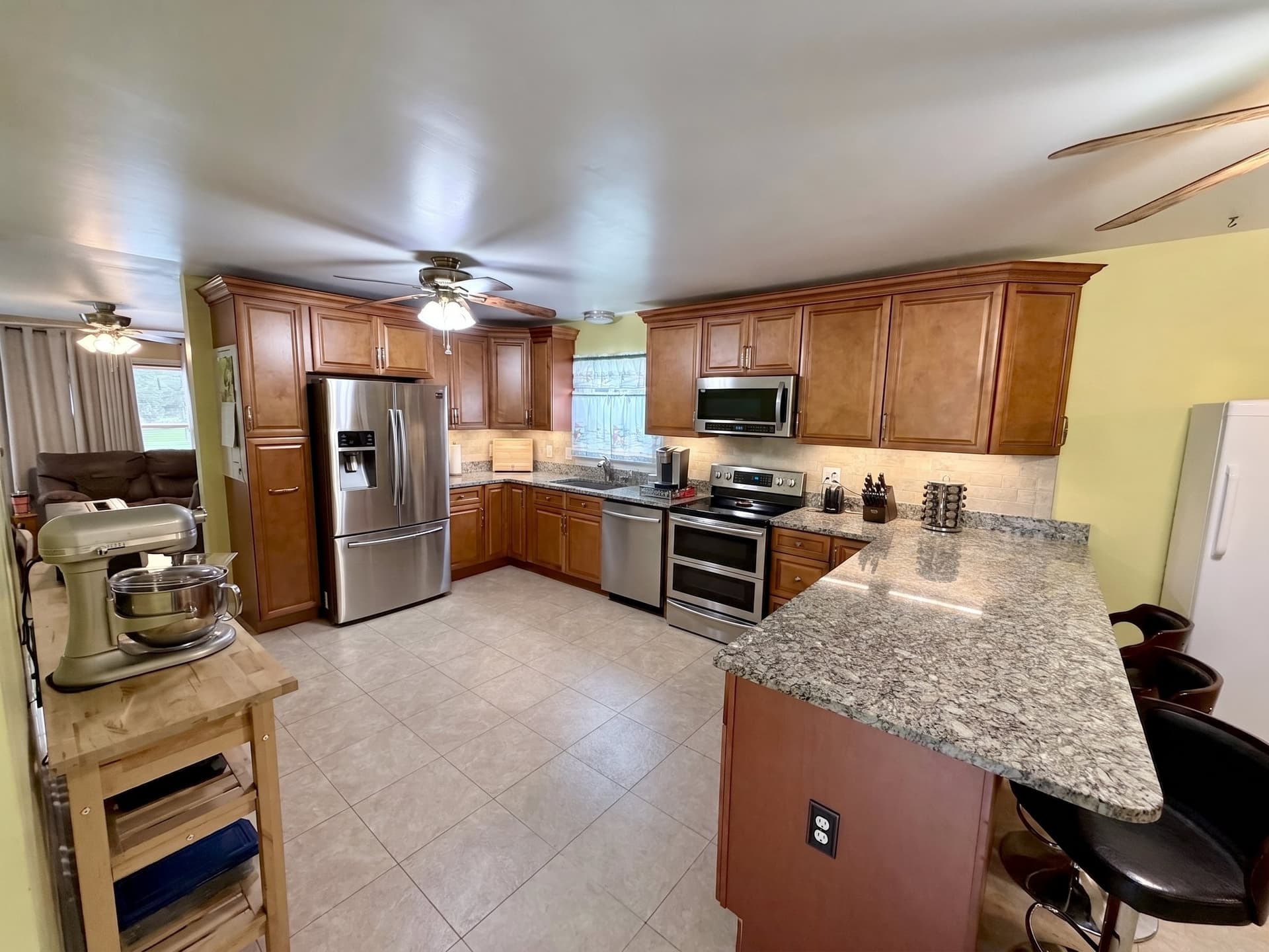 Kitchen.edited.jpg